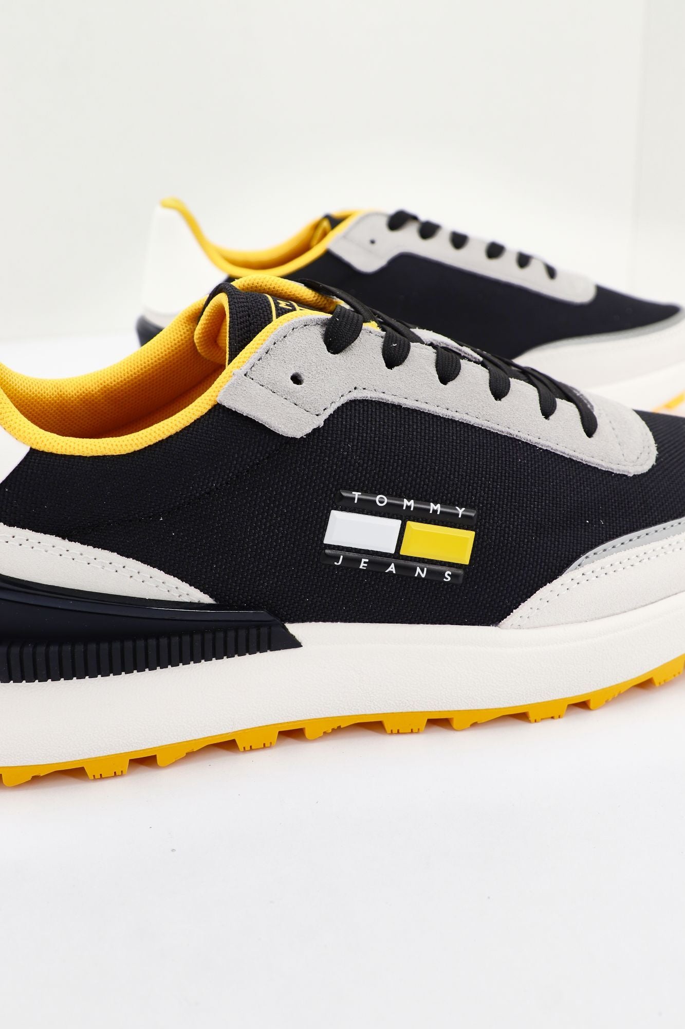 TOMMY JEANS  TECHN. RUNNE en color AZUL (2)