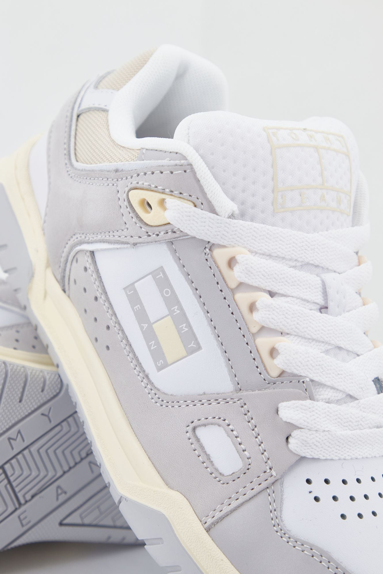 TOMMY JEANS WMN SKATE LO en color BLANCO (4)