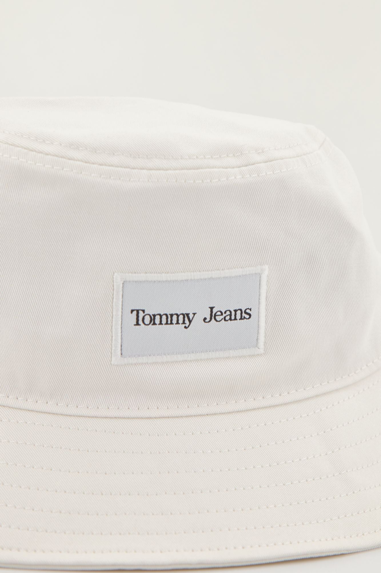 TOMMY JEANS SPORT ELEVATED BUCKE en color BLANCO (4)