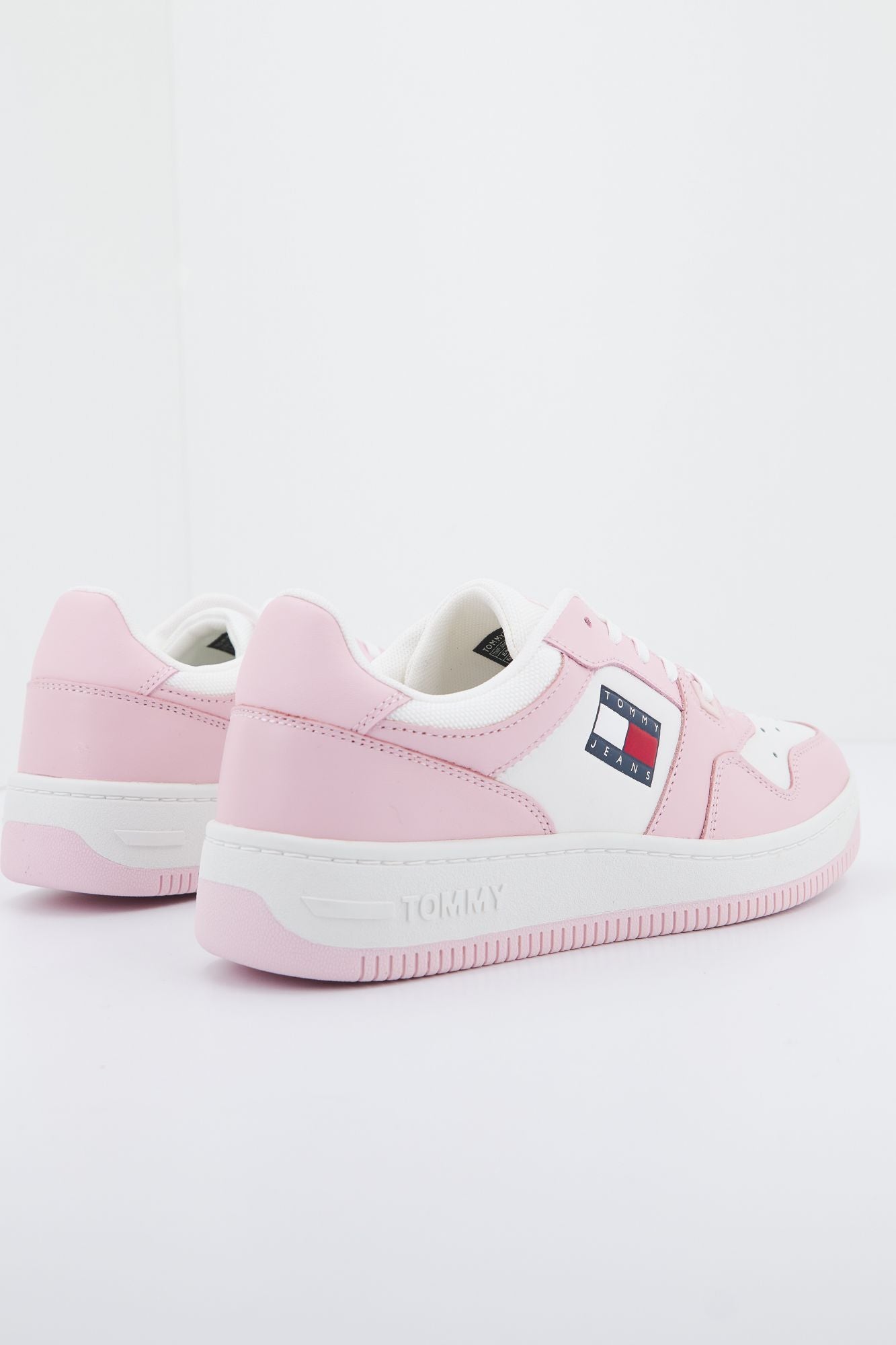 TOMMY JEANS RETRO BASKET WMN en color ROSA (2)