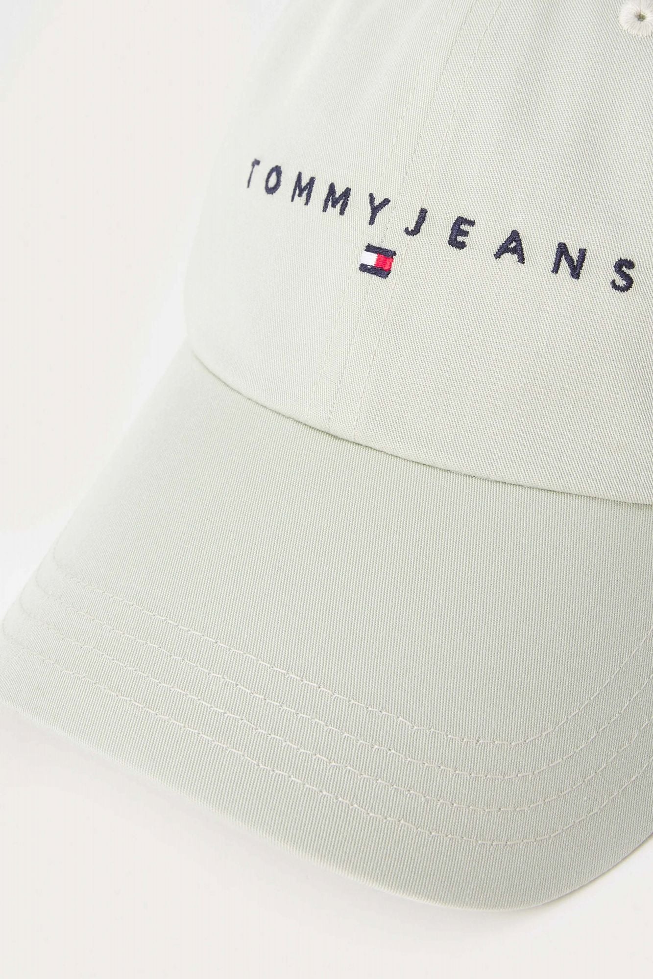 TOMMY JEANS TJW LINEAR LOGO 6 PANEL en color VERDE (4)