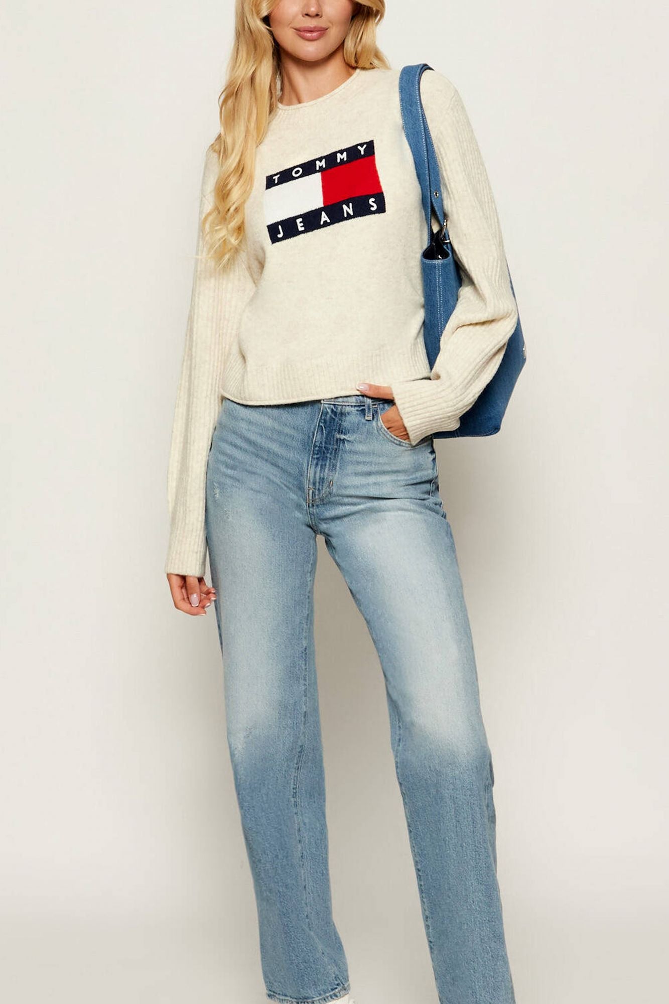 TOMMY JEANS TJW MELANGE FLAG SWEATER en color BLANCO (1)