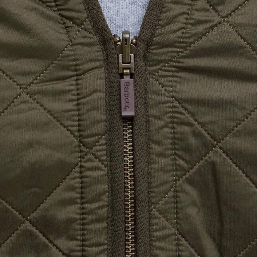 BARBOUR MLI0002OL91 POLARQUILT WAISTCOAT en color VERDE (4)