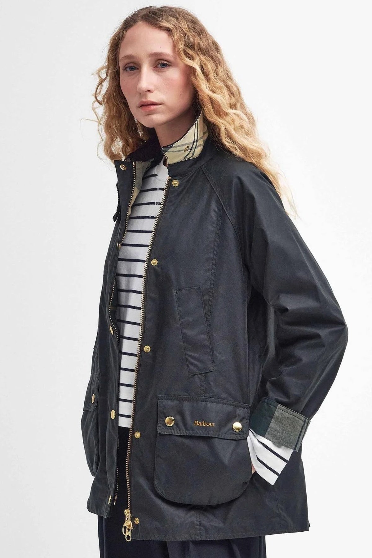 BARBOUR MODERN BEADNELL WAX LWX1402SG51 en color AZUL (1)