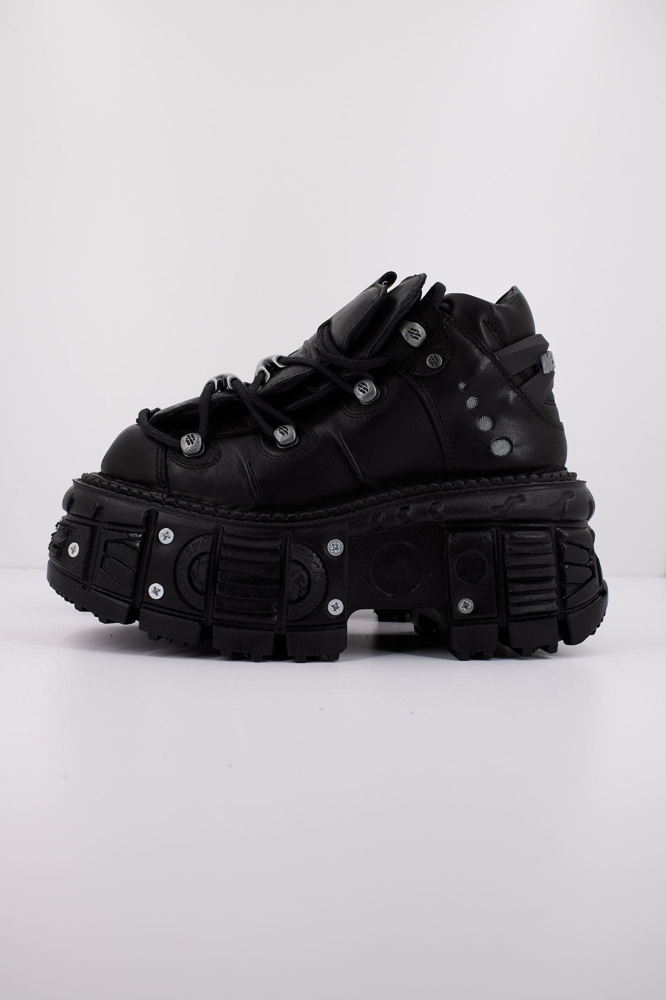 NEW ROCK M TANK106 C2 en color NEGRO (1)