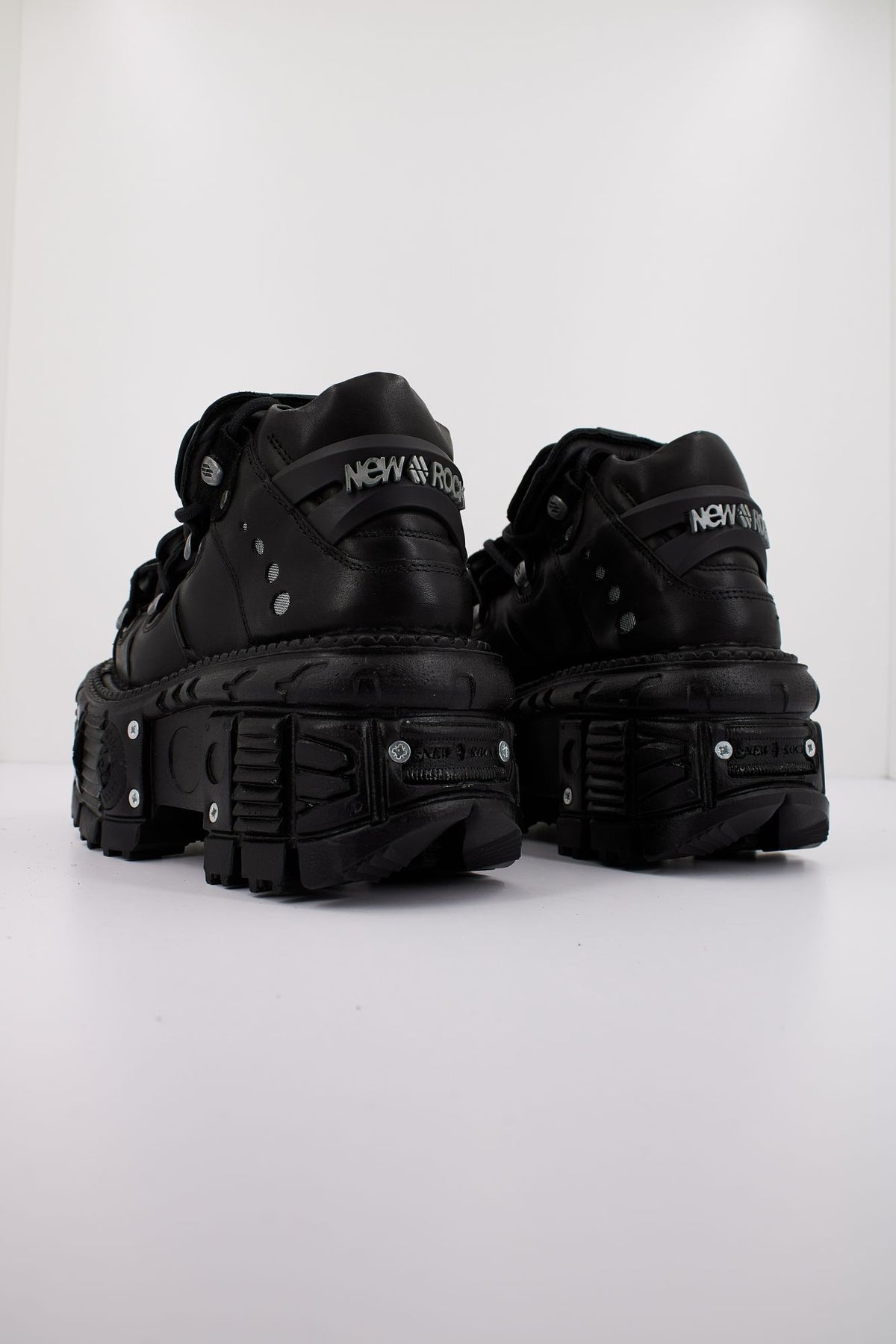 NEW ROCK TANK M-TANK106-C2 en color NEGRO (3)
