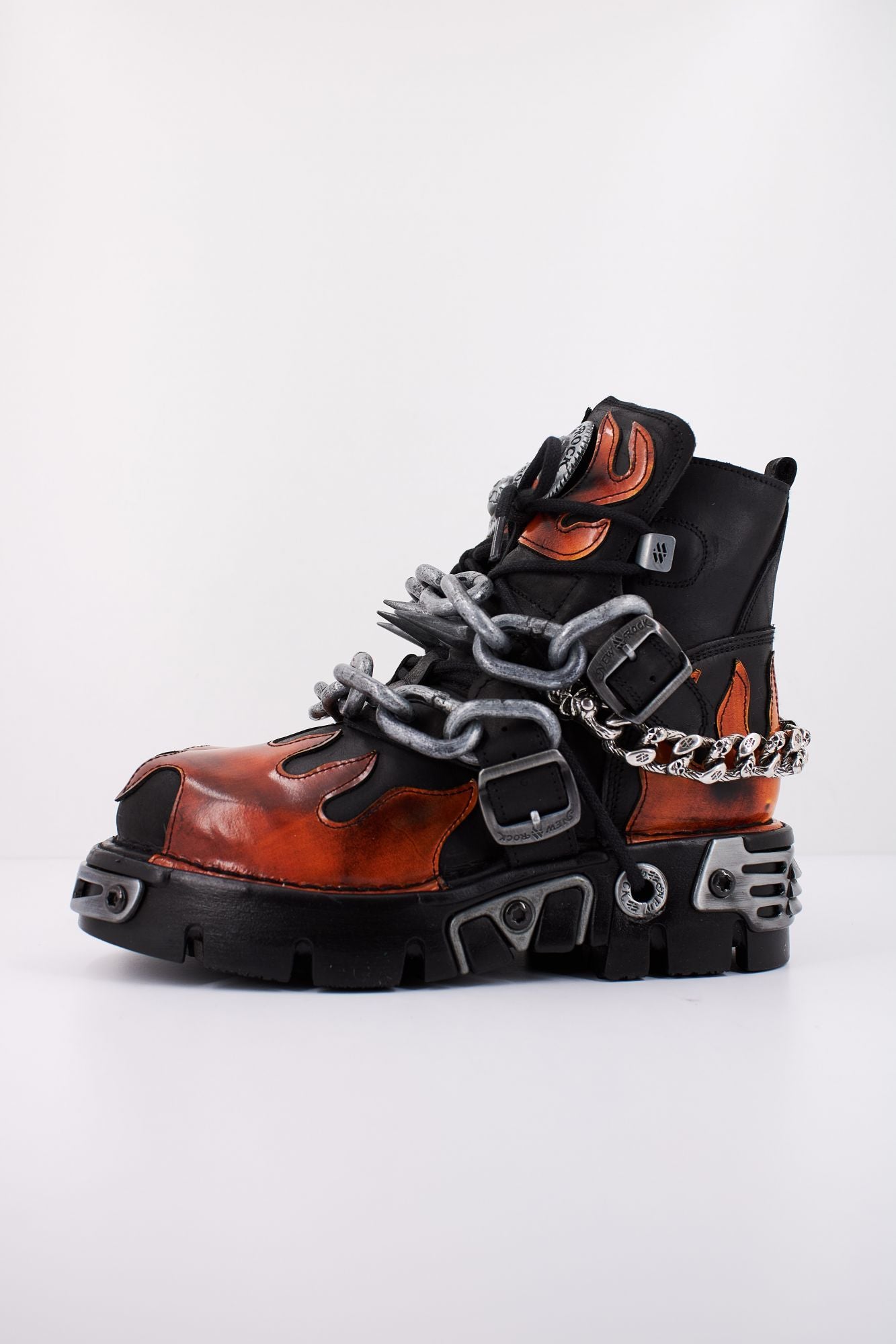 NEW ROCK M1495 C1 en color NEGRO (1)