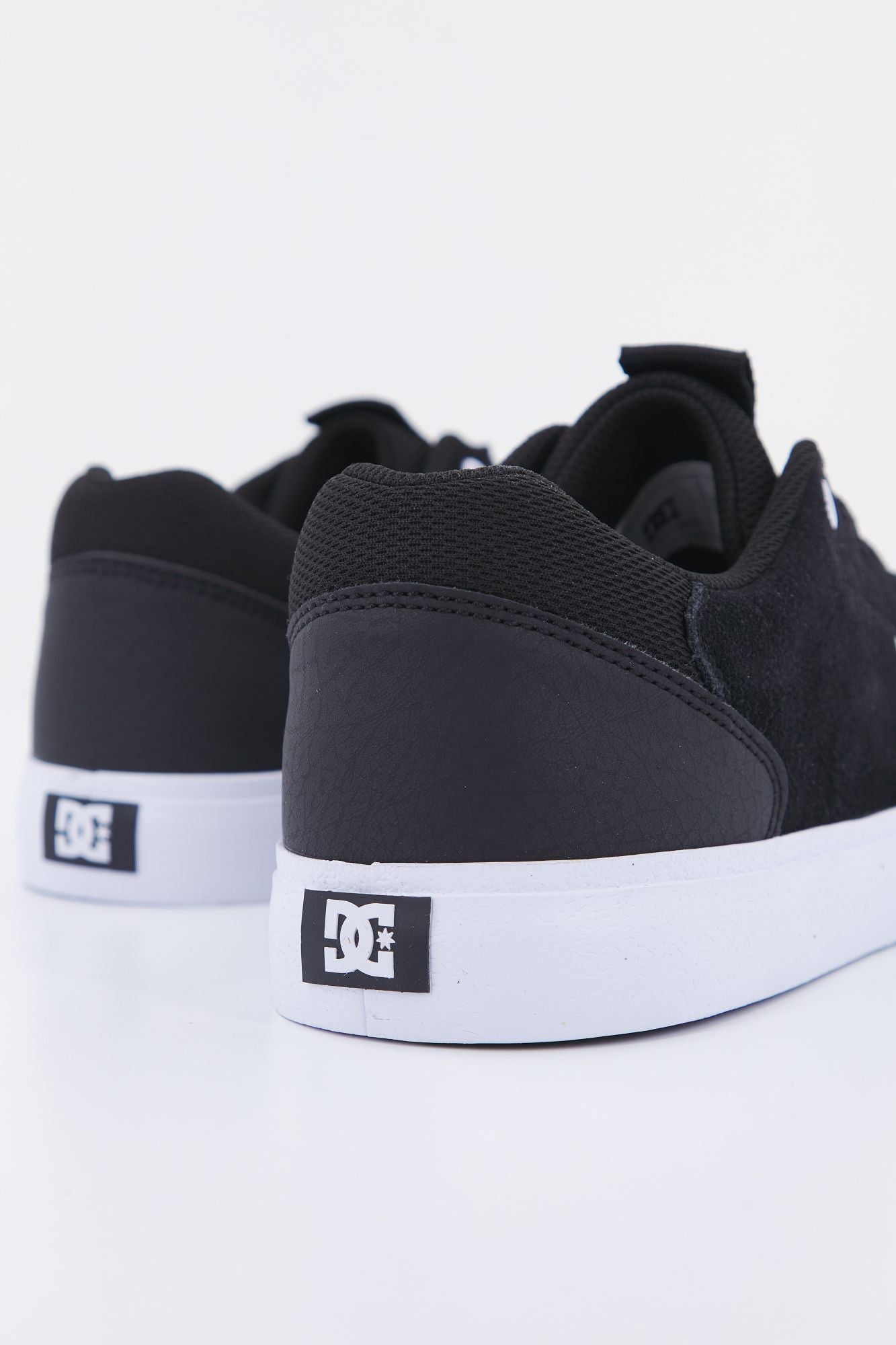 DC HYDE M SHOE en color NEGRO (3)