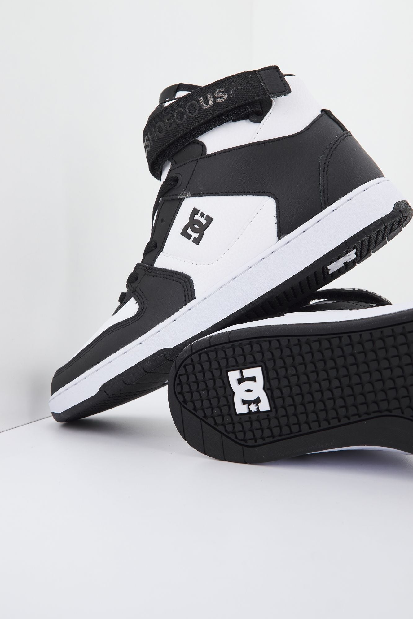 DC PENSFORD M SHOE en color BLANCO (4)