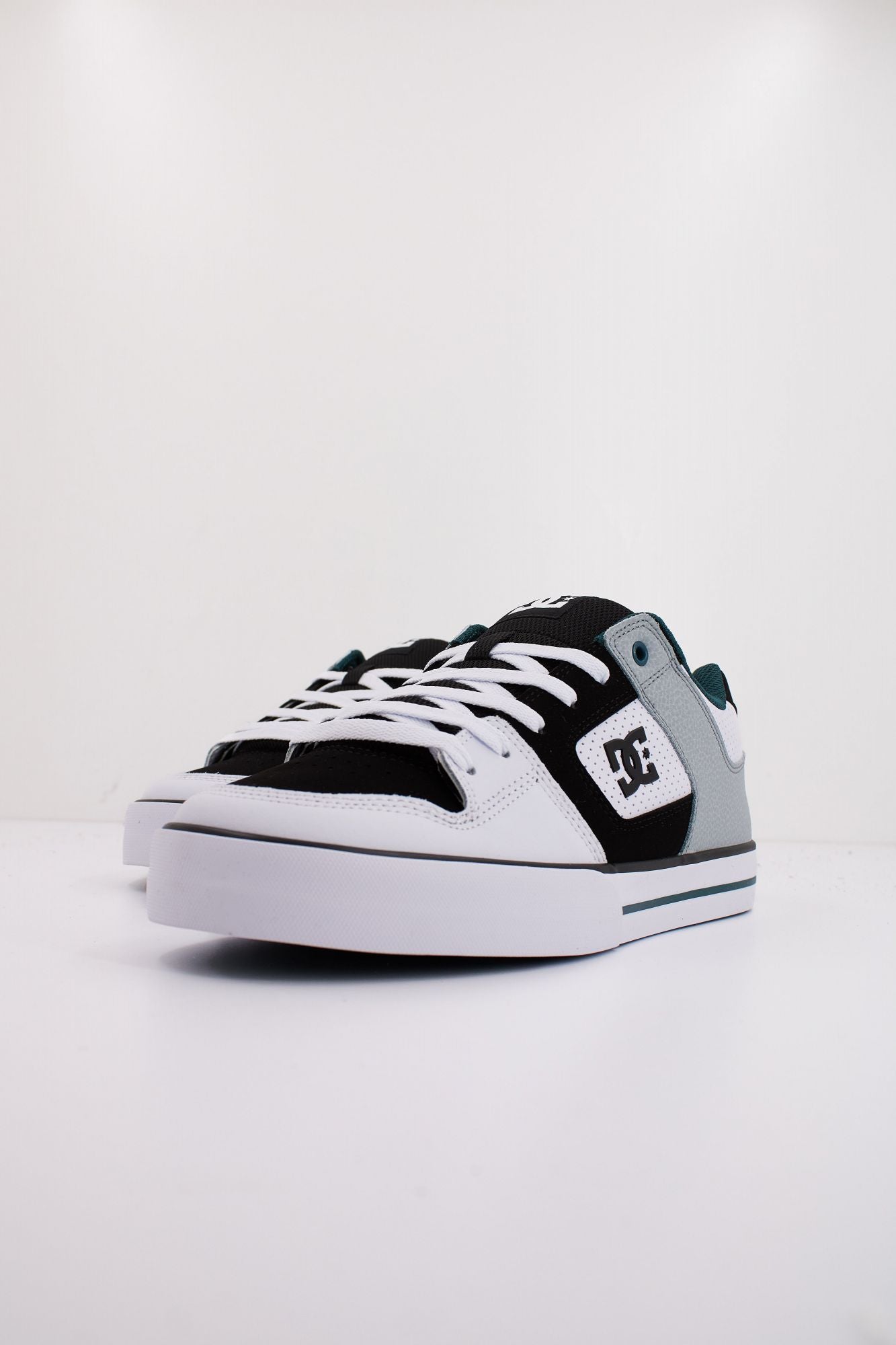 DC PURE M SHOE en color VERDE (2)