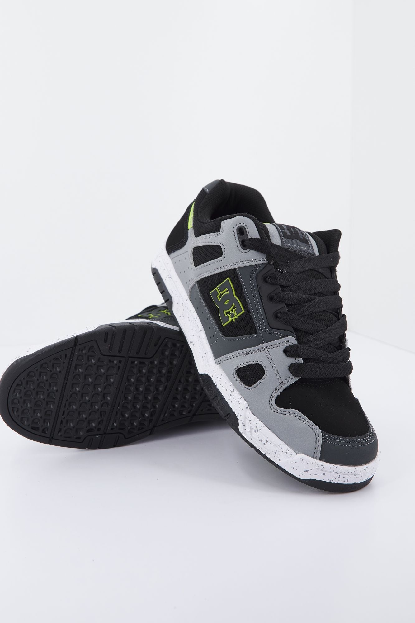 DC STAG M SHOE en color GRIS (4)