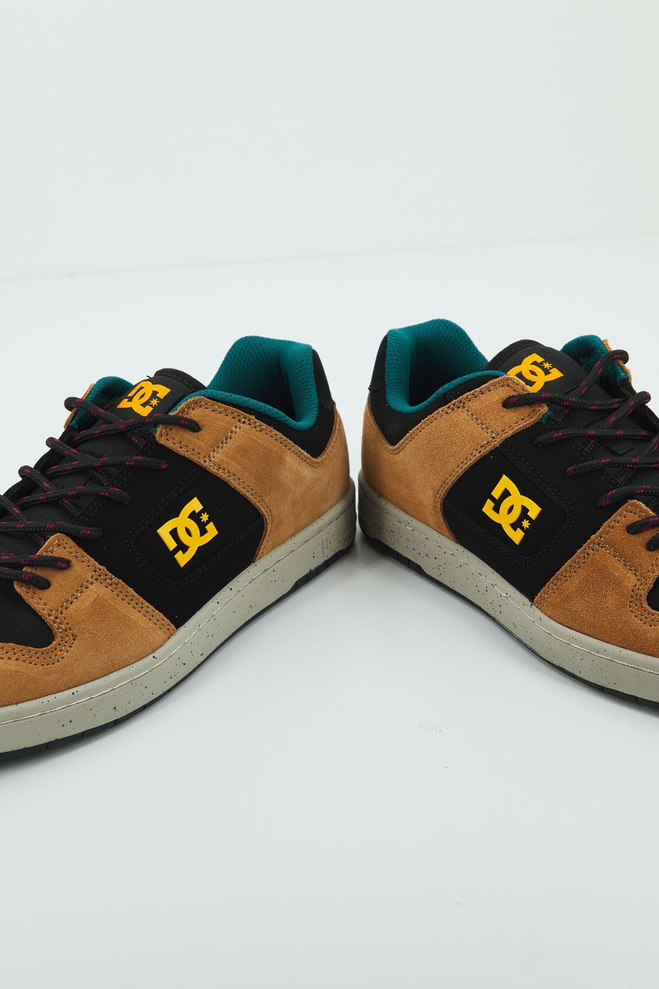 DC MANTECA 4 M SHOE en color MARRON (3)