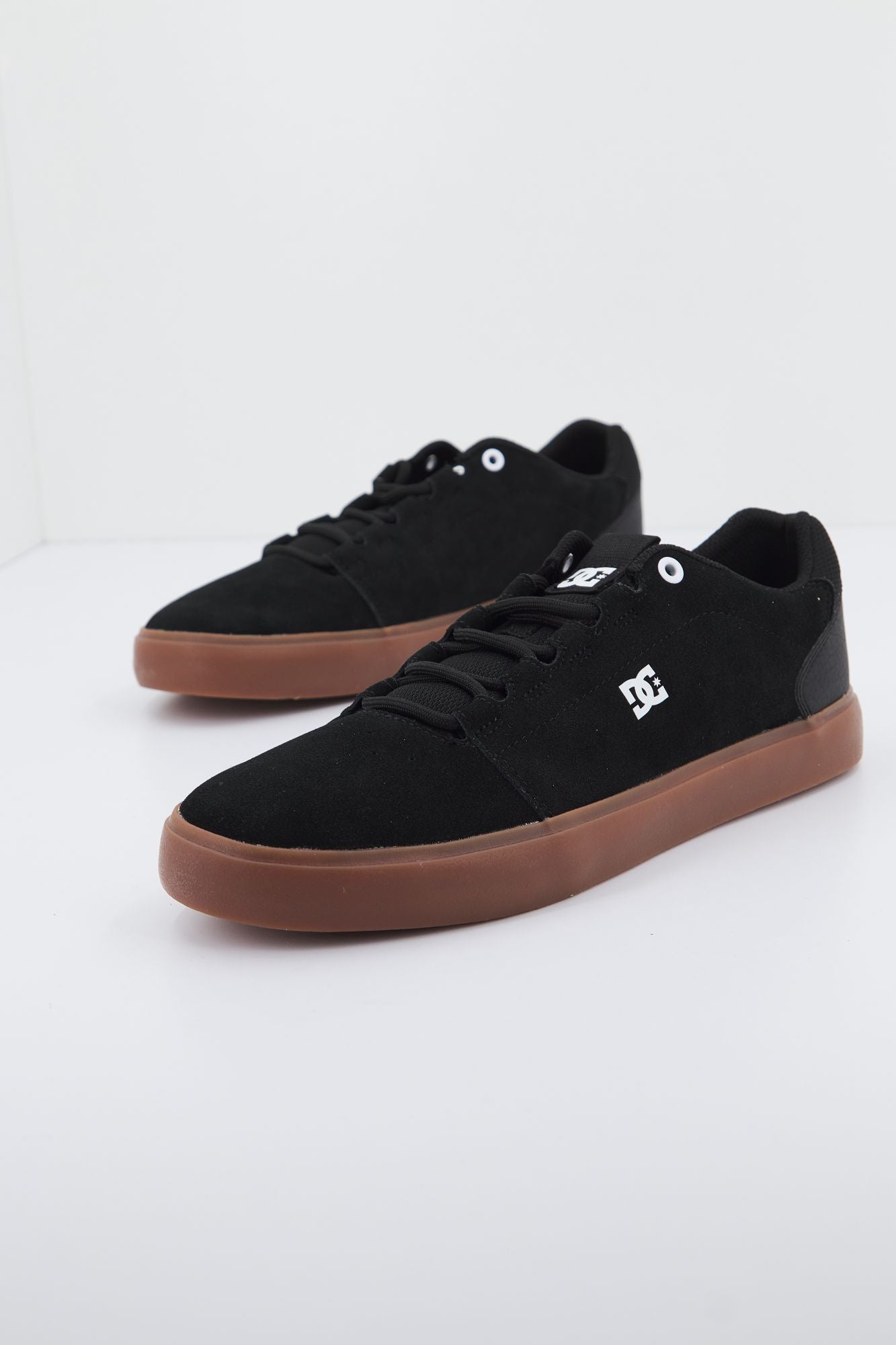 DC ADYS300768 HYDE en color NEGRO (1)