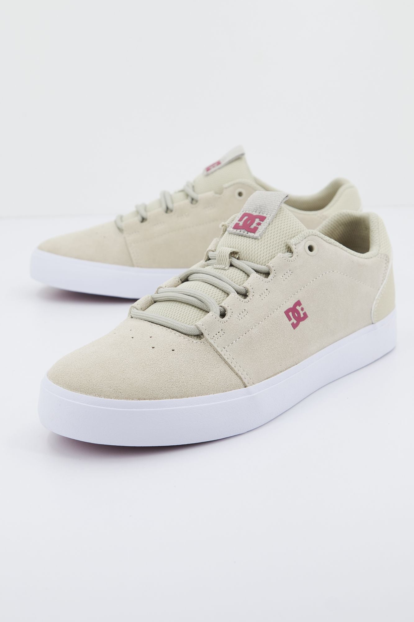 DC HYDE en color BEIS (1)