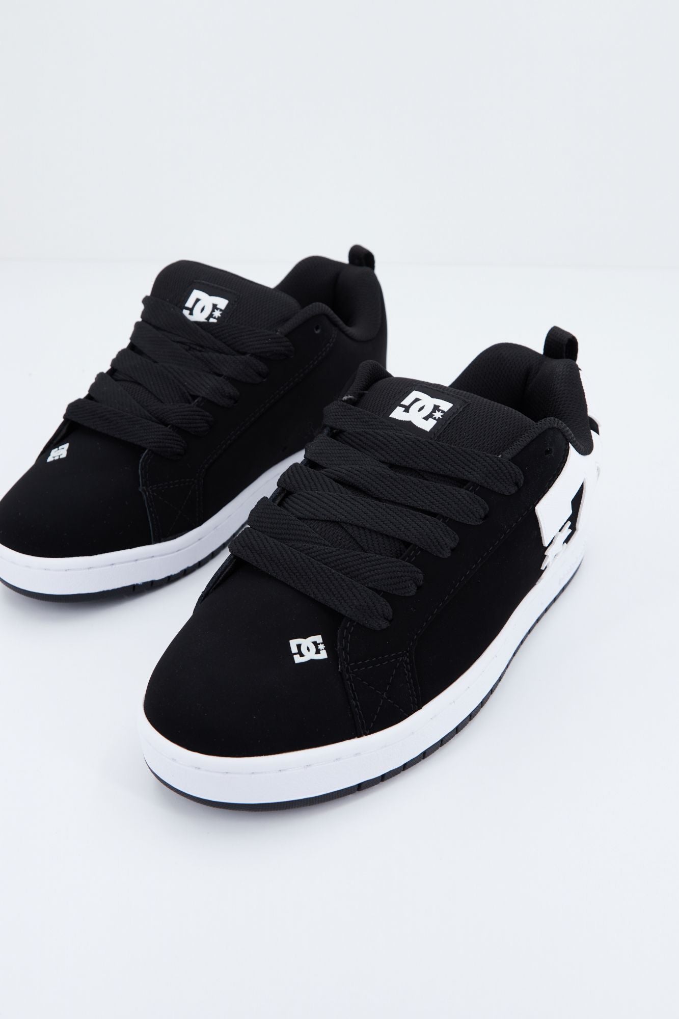 DC COURT GRAFFIK M en color NEGRO (3)