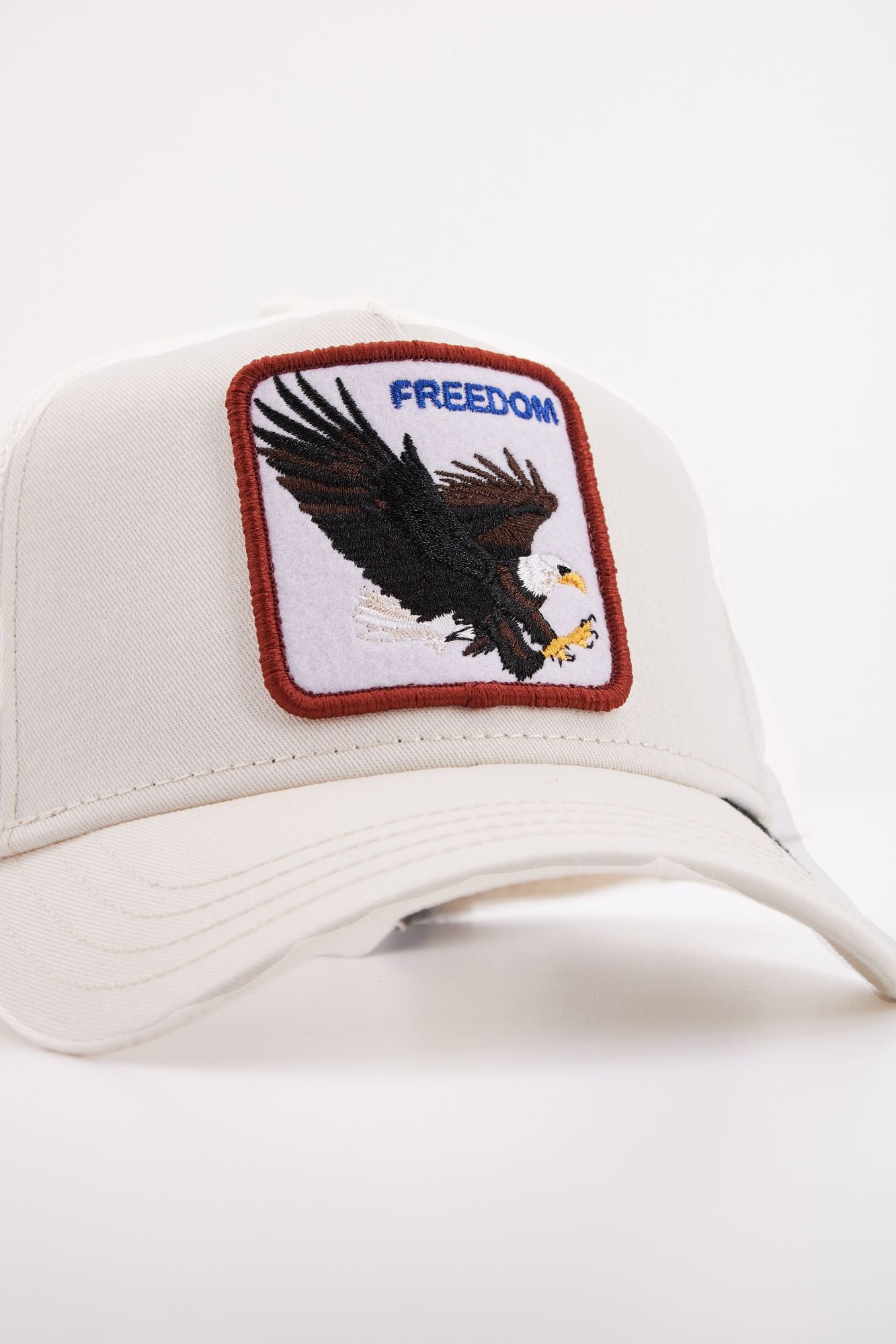 GOORIN BROS THE FREEDOM EAGLE en color BLANCO (4)