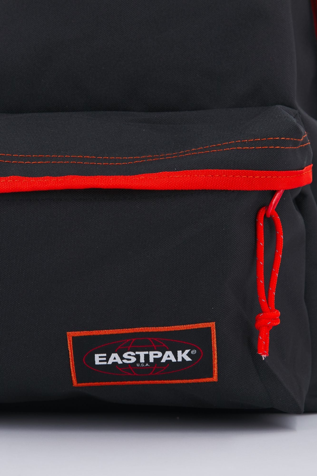EASTPAK PADDED PAK'R en color NEGRO (4)