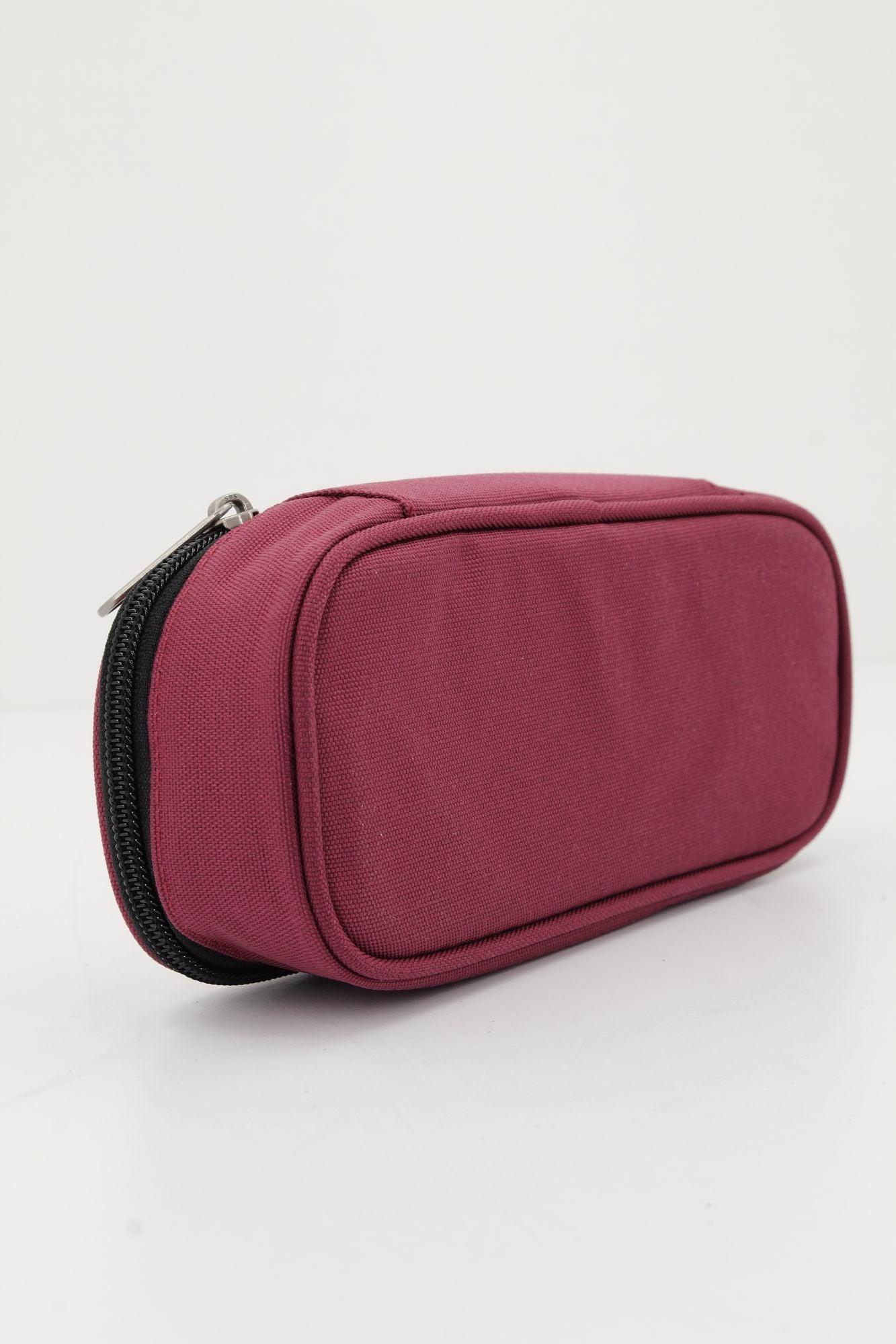 EASTPAK OVAL SINGLE en color BURDEOS (2)