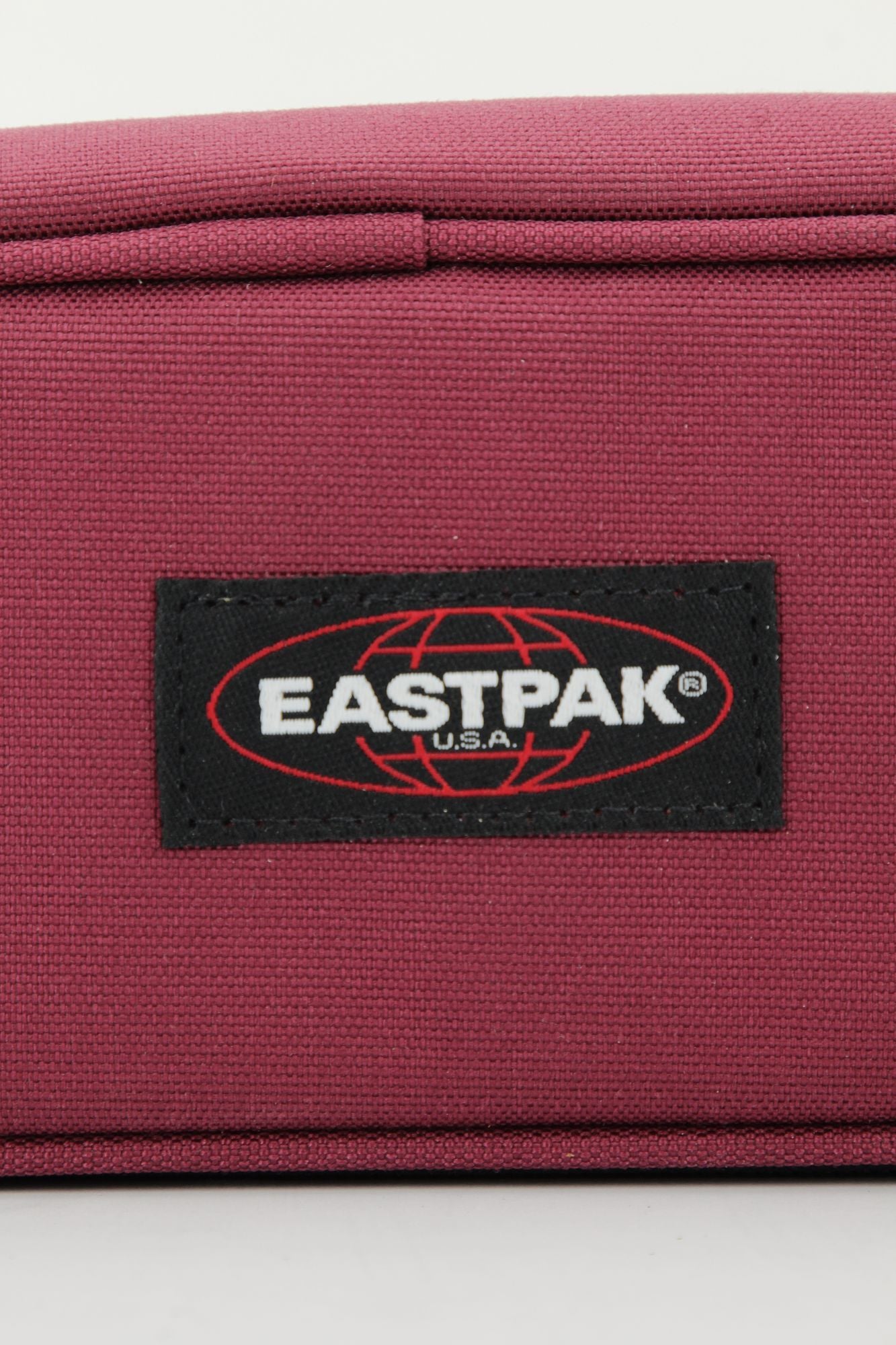 EASTPAK OVAL SINGLE en color BURDEOS (4)