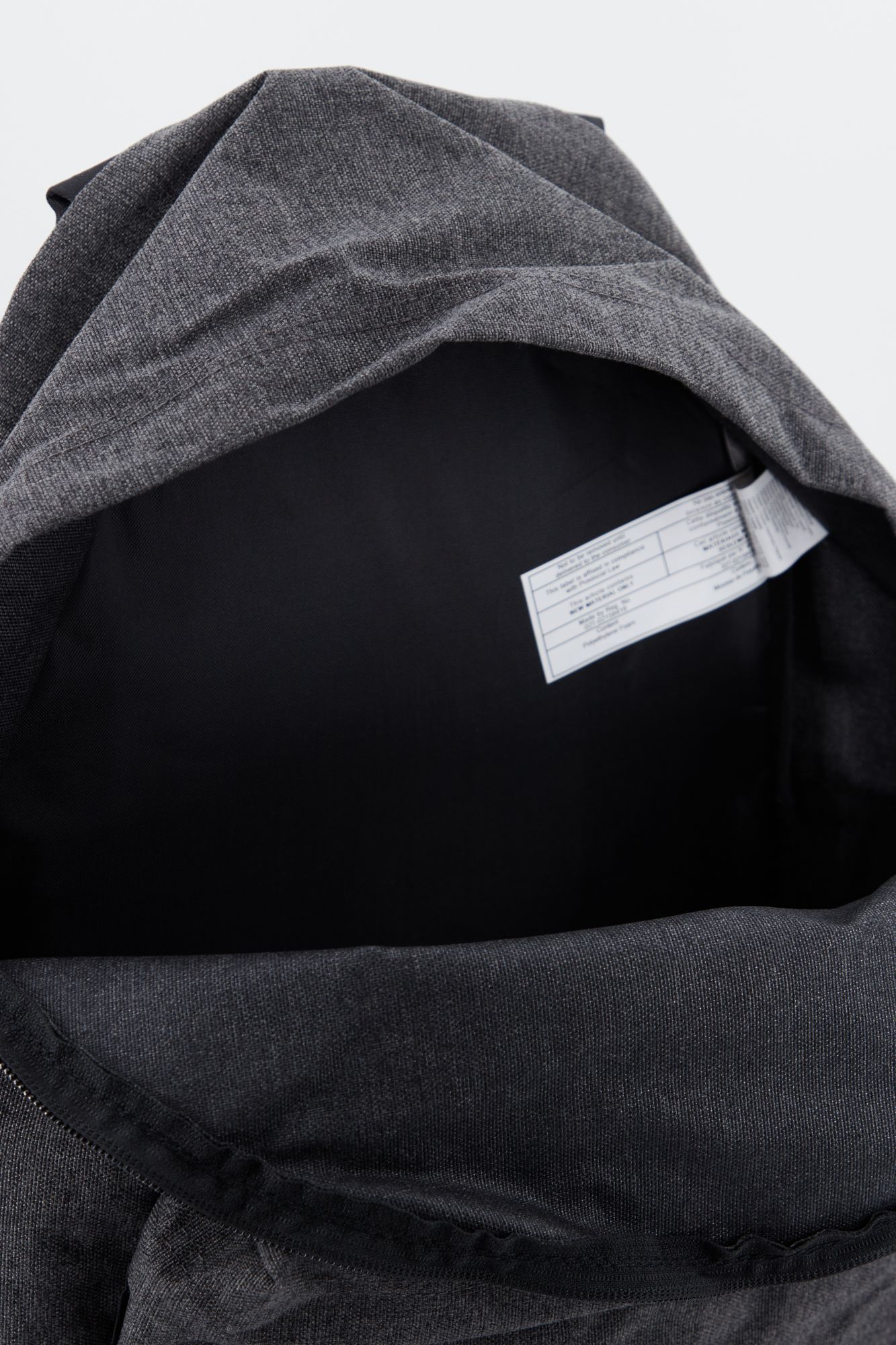 EASTPAK EK62077H en color NEGRO (3)