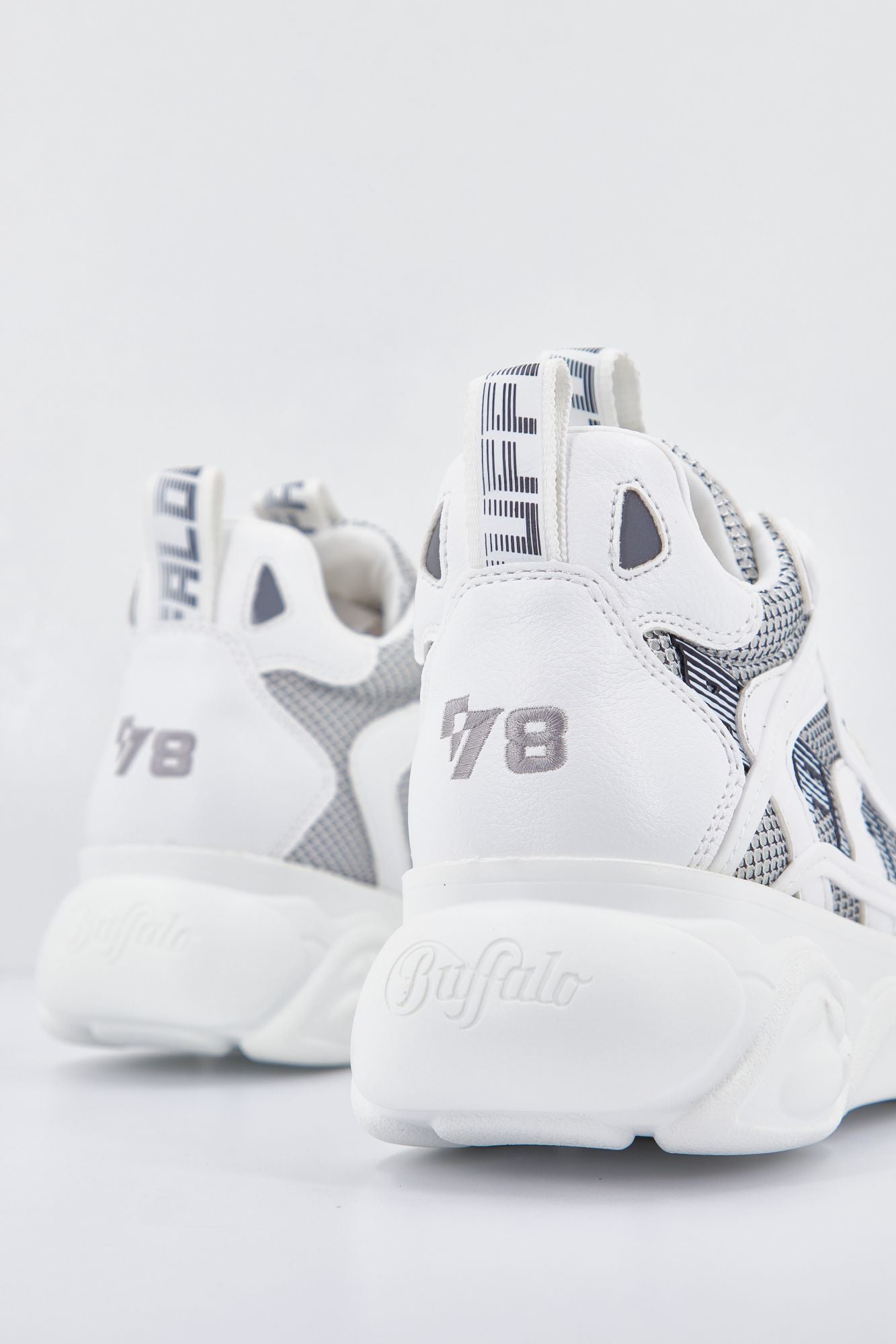 BUFFALO CLD GRID en color BLANCO (3)