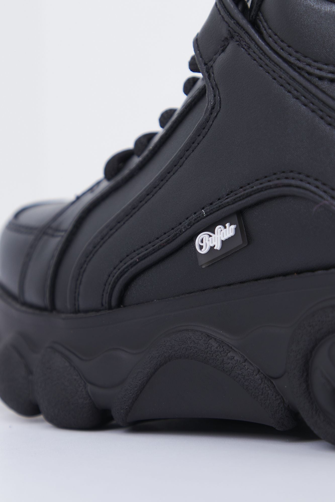 BUFFALO CLD CORIN en color NEGRO (4)