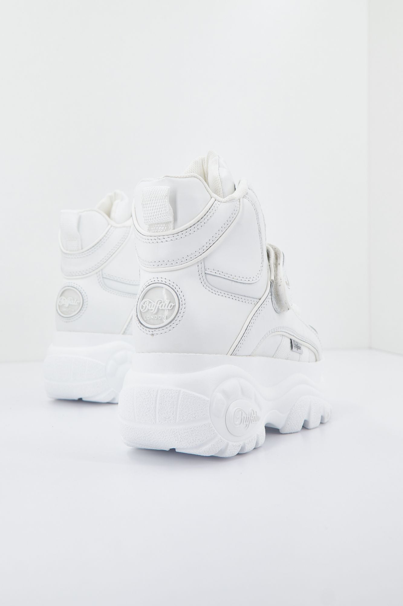 BUFFALO 1534107 1348 14 en color BLANCO (2)