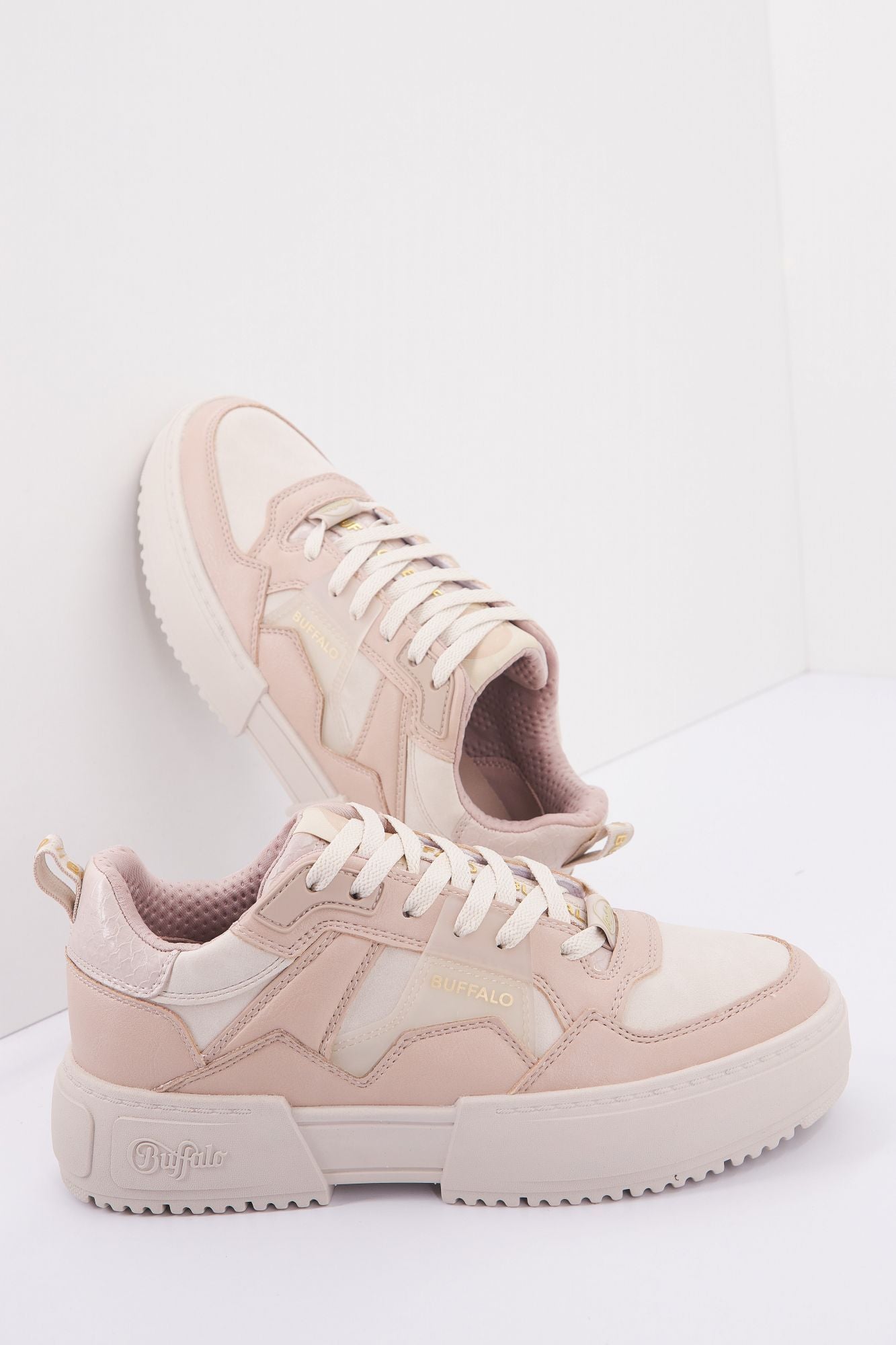 BUFFALO  RSE V2 en color BEIS (1)