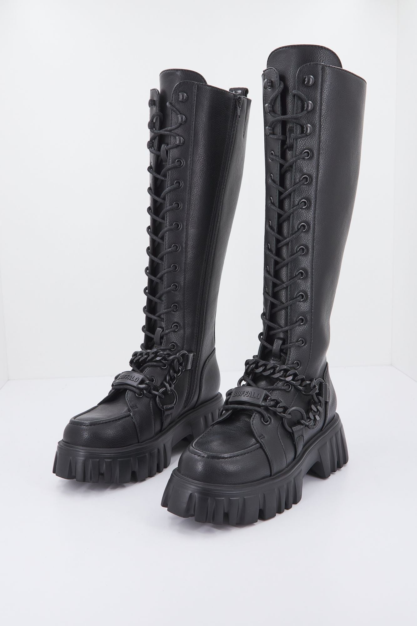 BUFFALO  LION LACE UP HI CHAIN en color NEGRO (1)
