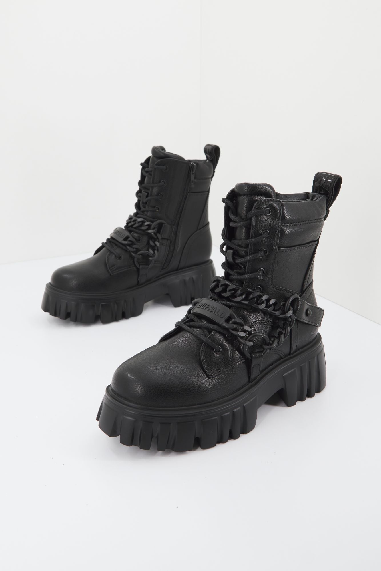BUFFALO LION MID CHAIN en color NEGRO (1)