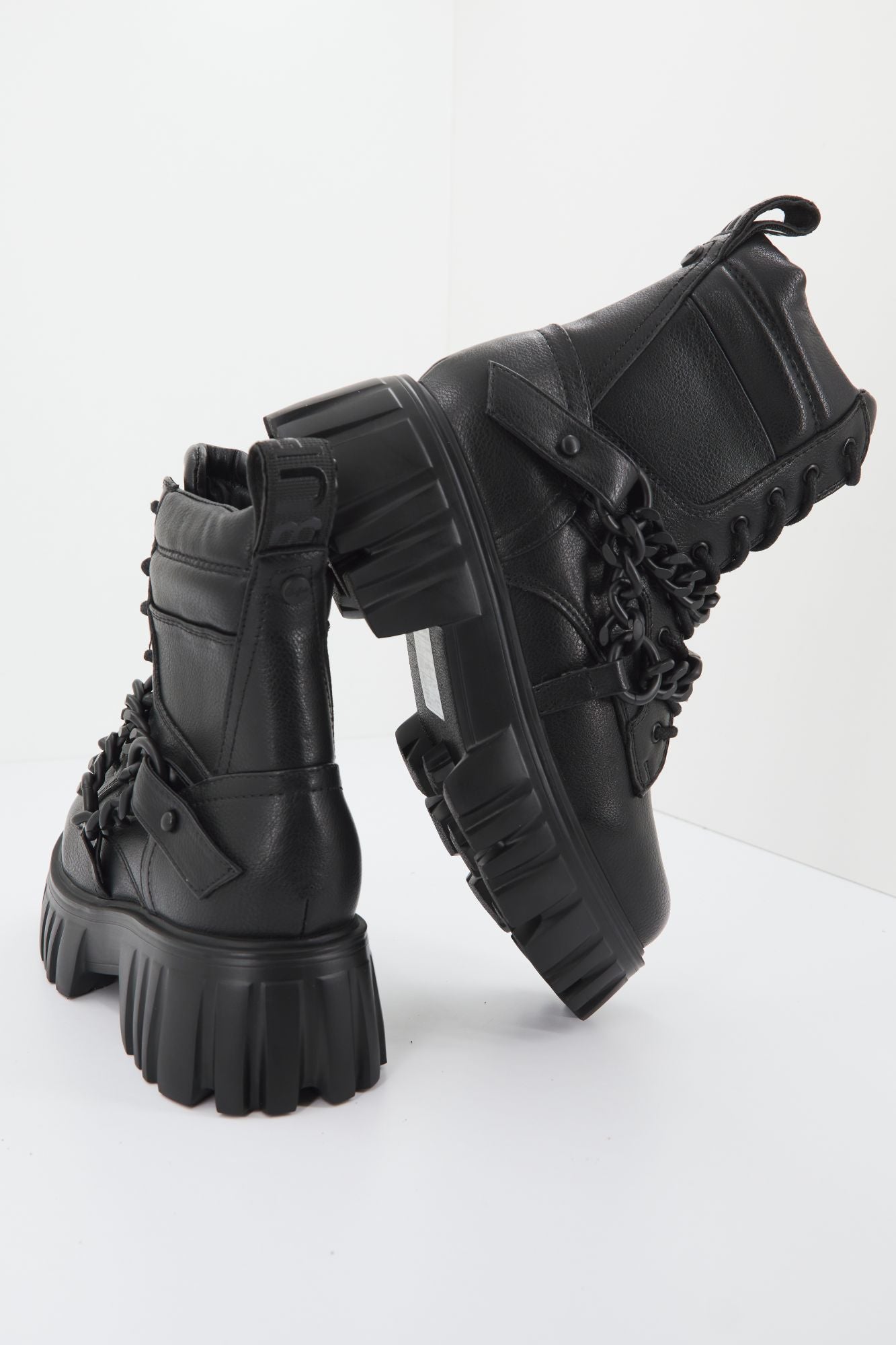 BUFFALO LION MID CHAIN en color NEGRO (3)