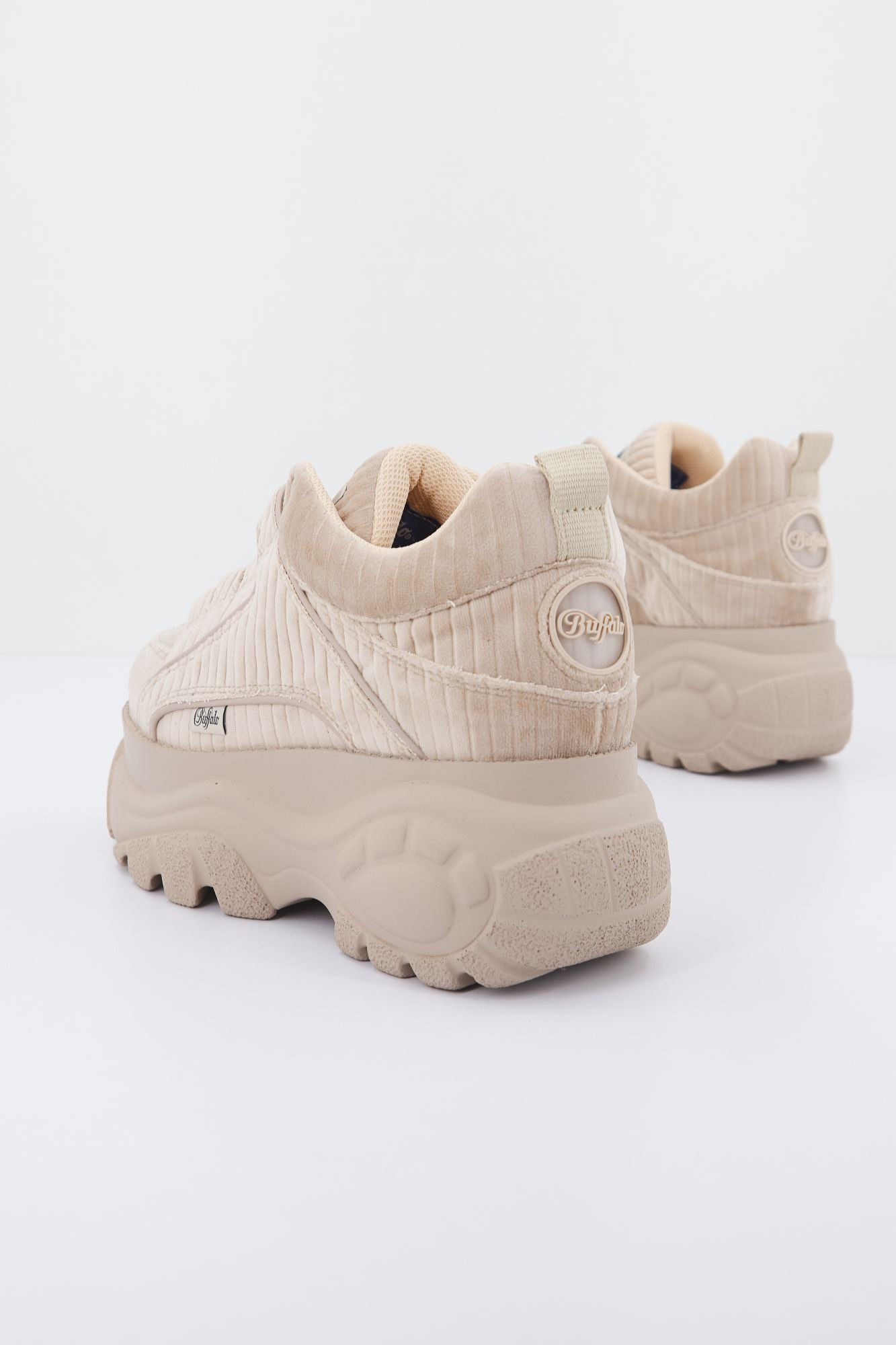 BUFFALO 1534126B 1339 14 en color BEIS (2)