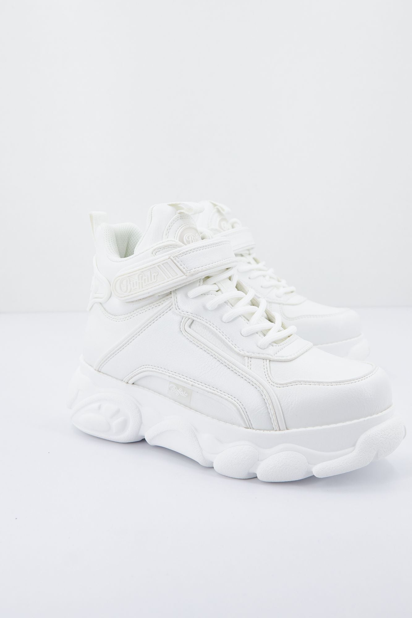 BUFFALO  CLD CORIN MID en color BLANCO (1)