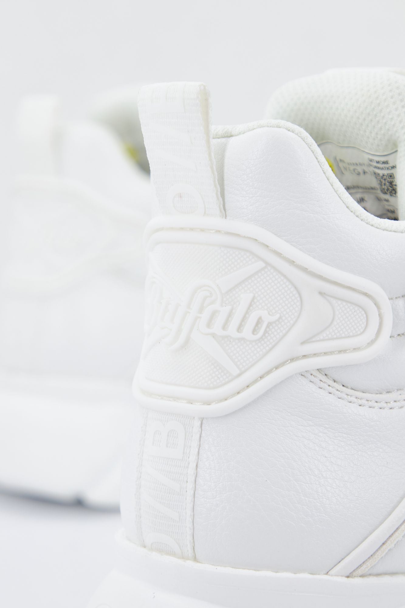 BUFFALO  CLD CORIN MID en color BLANCO (4)