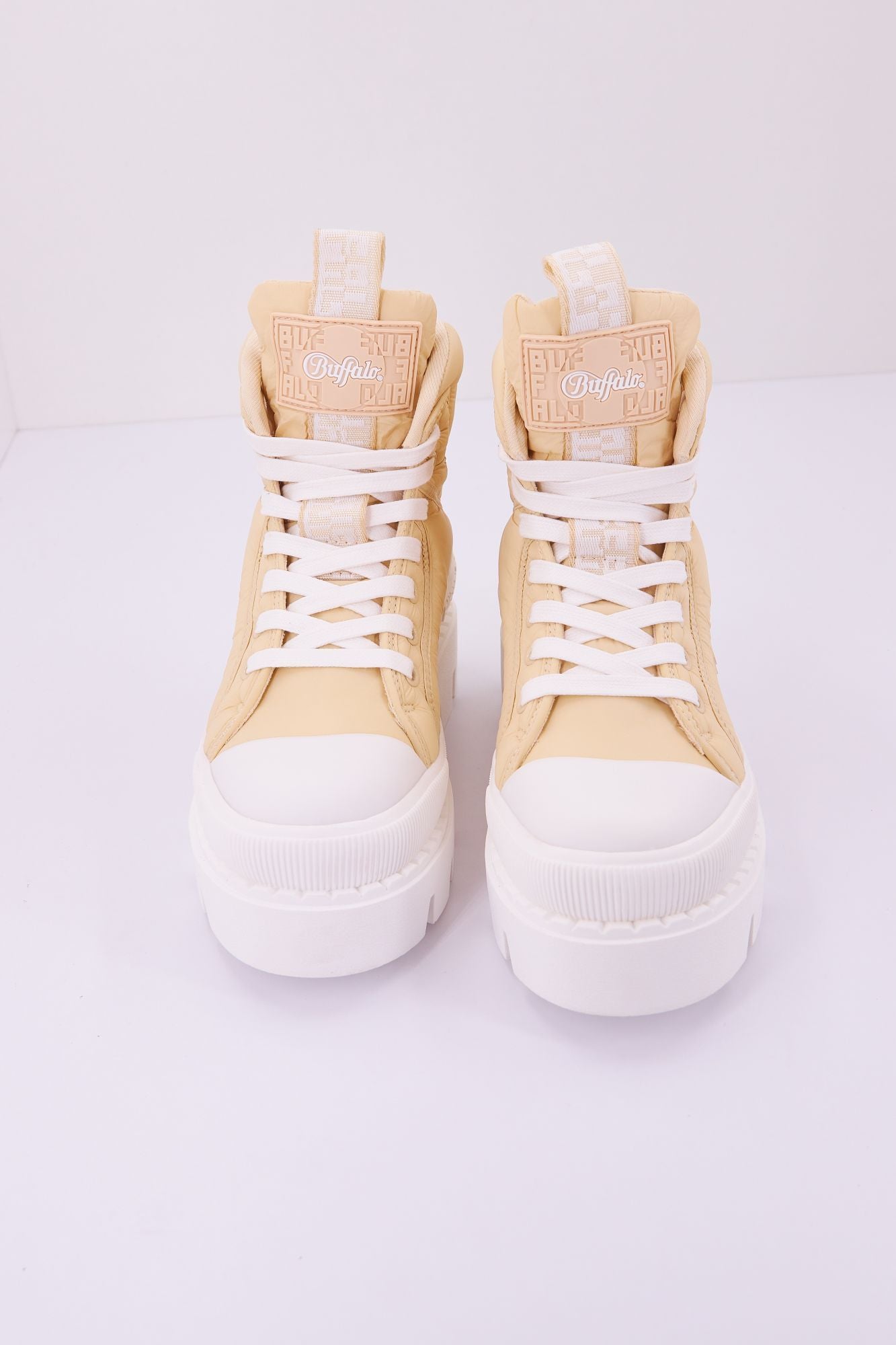 BUFFALO  RAVEN LACEUP MID en color BEIS (2)