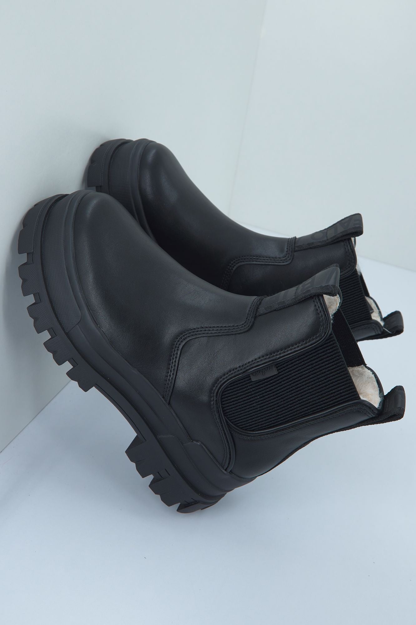 BUFFALO ASPHA CHELSEA en color NEGRO (3)