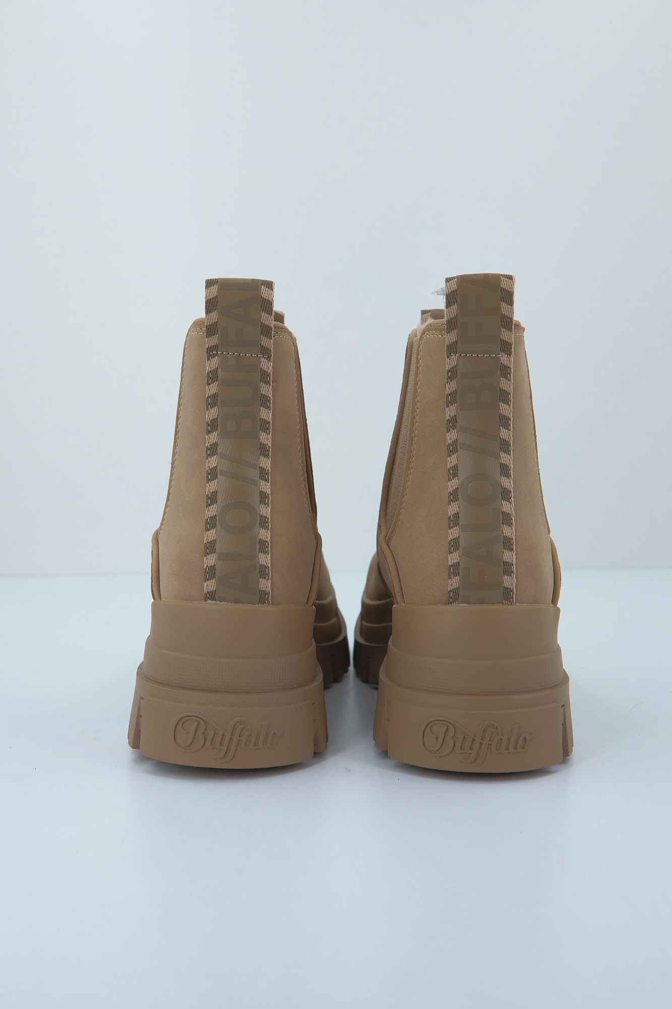 BUFFALO ASPHA CHELSEA en color MARRON (3)