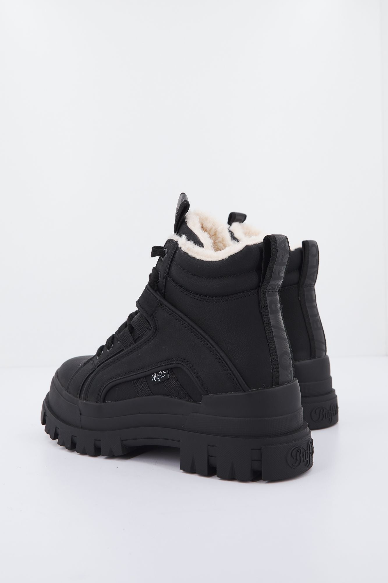 BUFFALO  ASPHA NC MID WARM en color NEGRO (2)