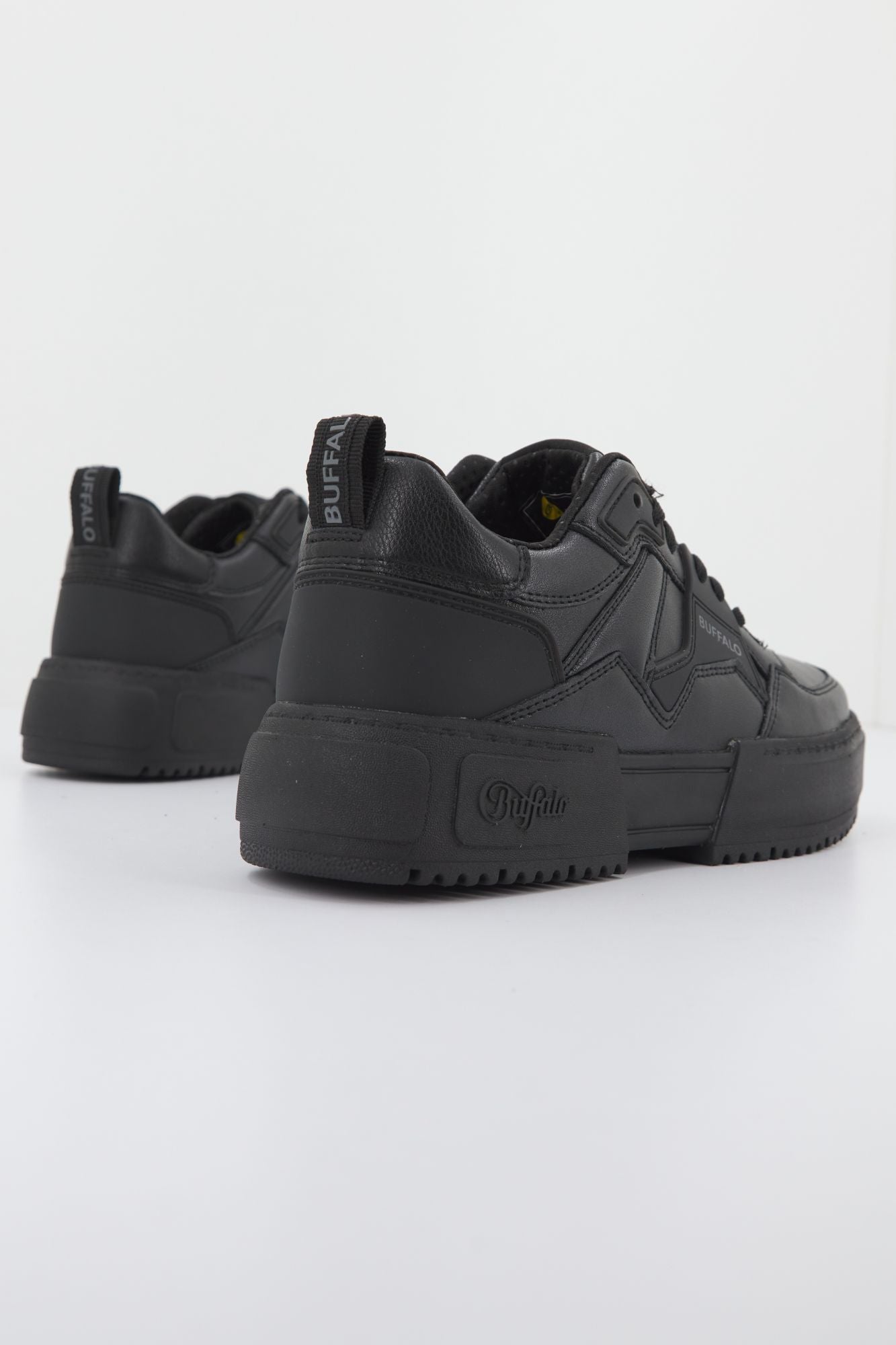 BUFFALO RSE V2 en color NEGRO (3)