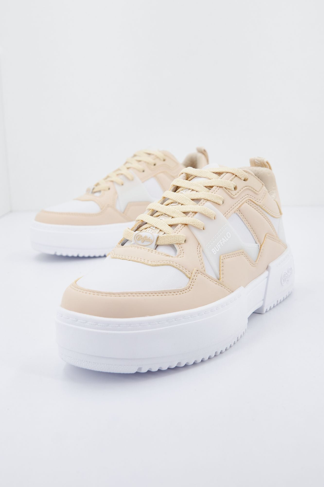 BUFFALO  RSE V2 en color BEIS (2)