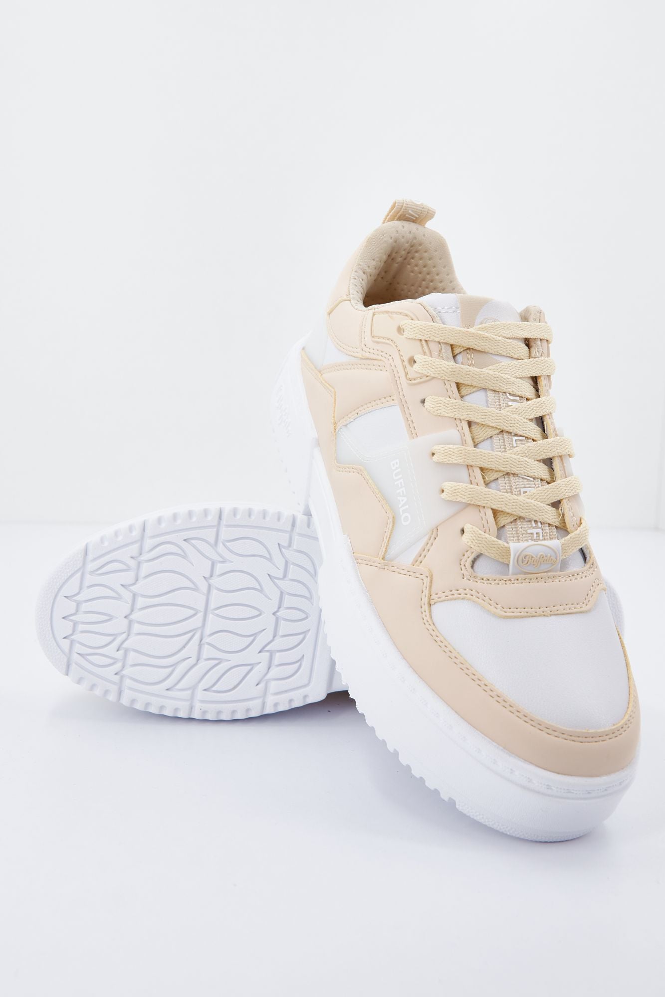 BUFFALO  RSE V2 en color BEIS (4)