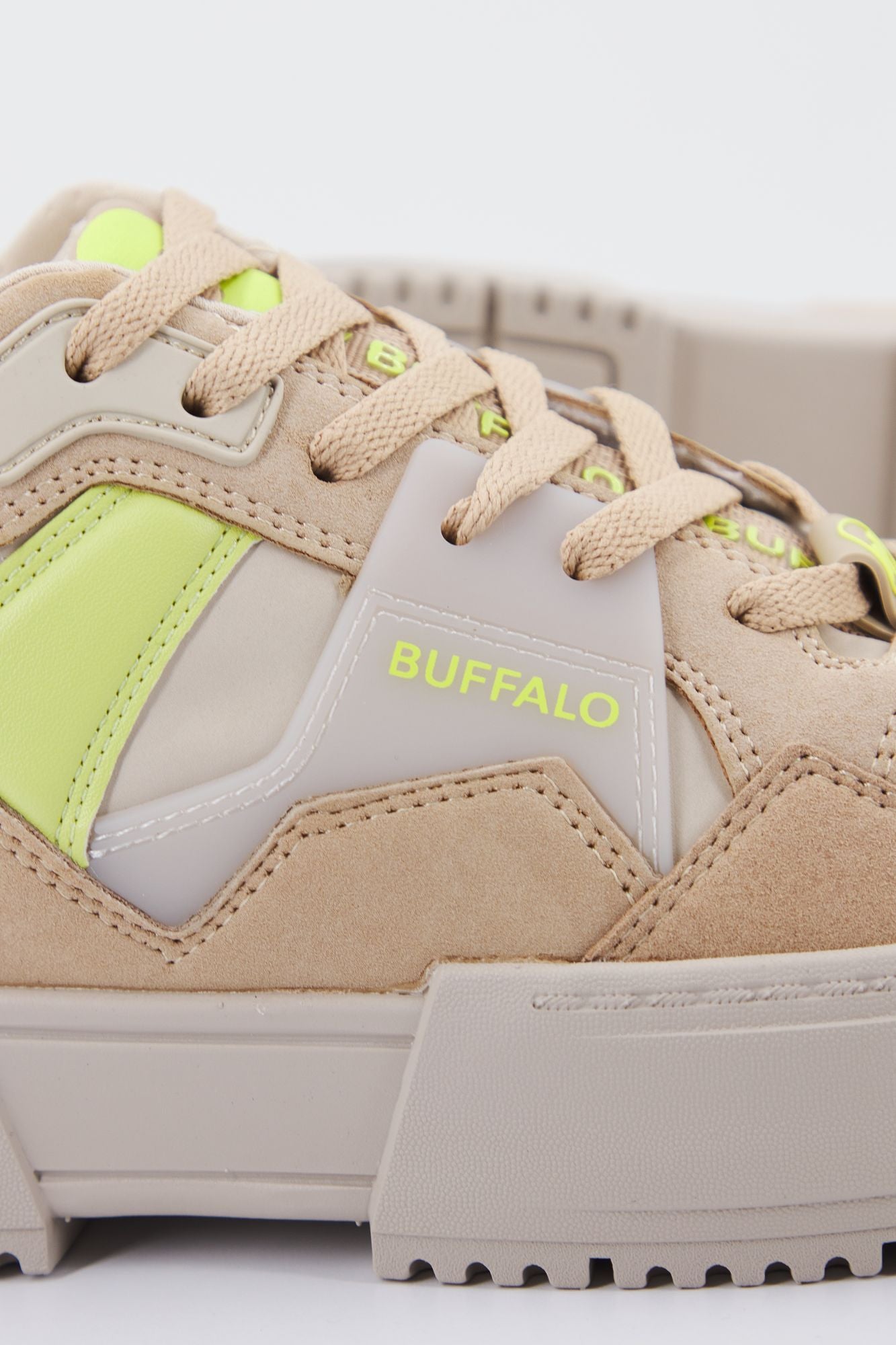 BUFFALO RSE V2 en color BEIS (4)