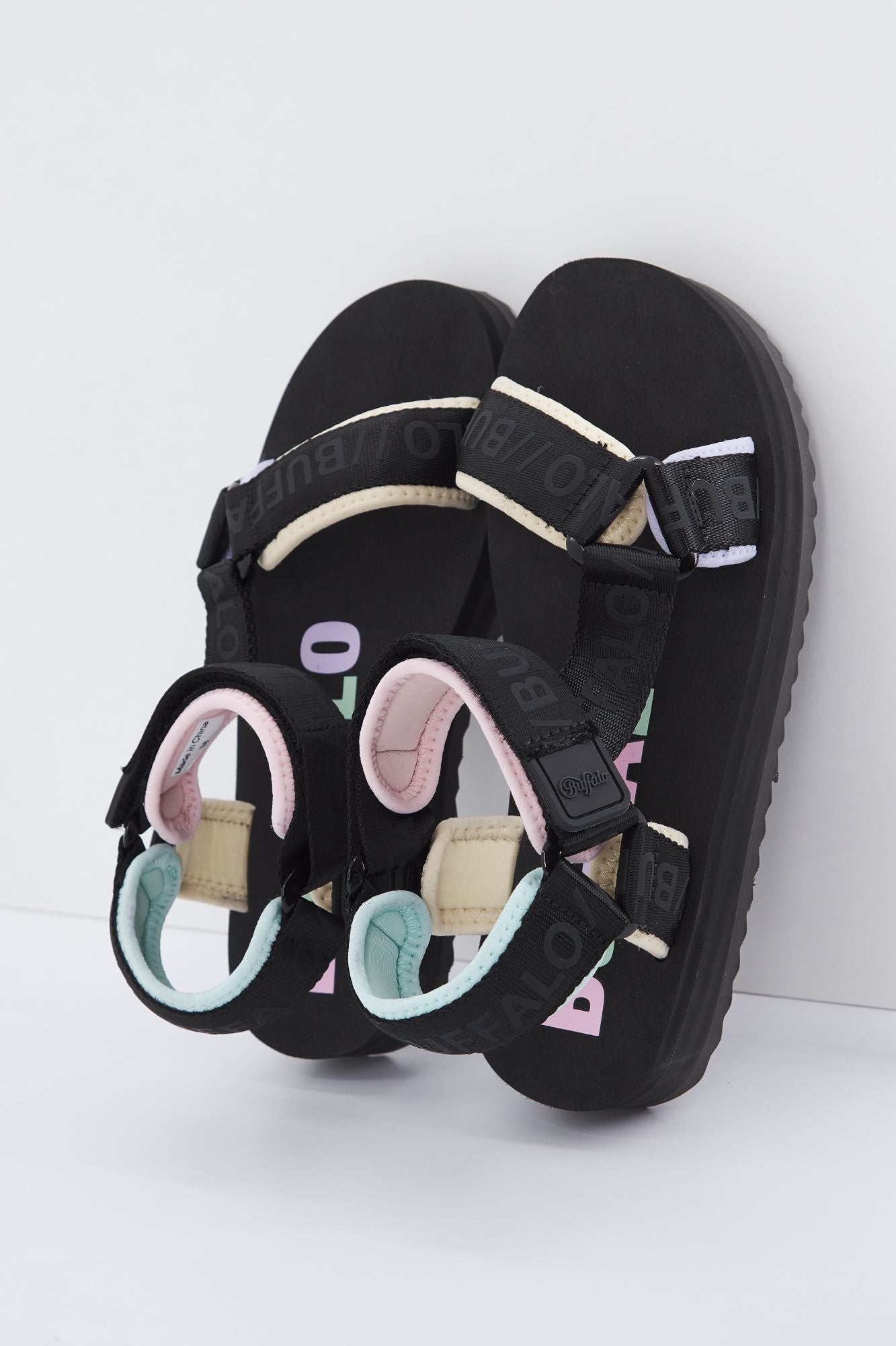 BUFFALO  SAGE TRACK en color NEGRO (1)