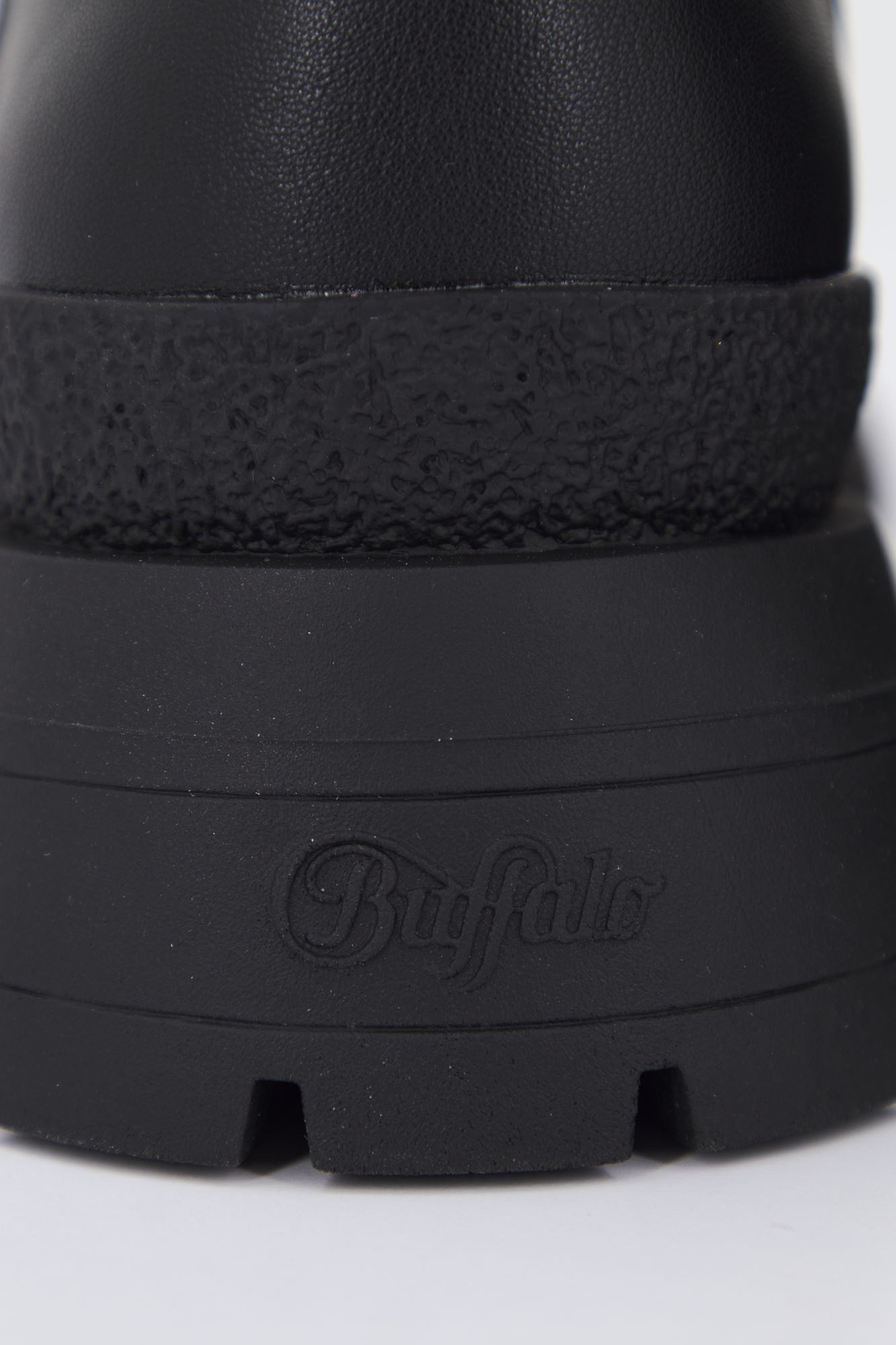 BUFFALO SLOANE en color NEGRO (4)