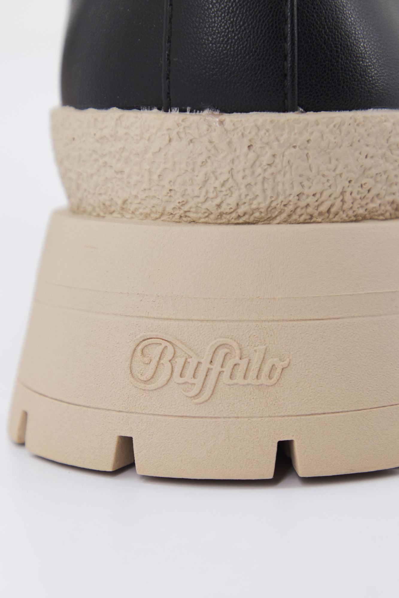 BUFFALO SVEJA en color NEGRO (4)