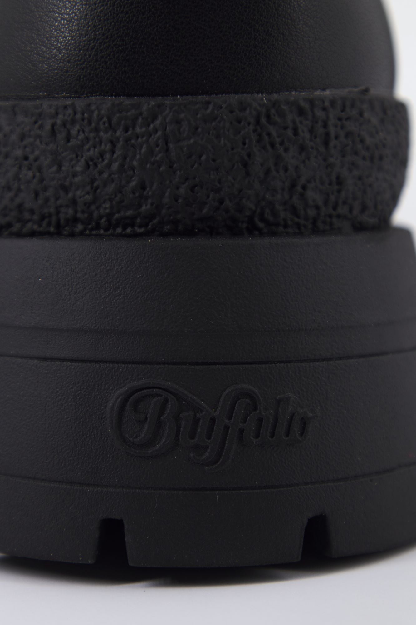 BUFFALO SCARLET en color NEGRO (4)