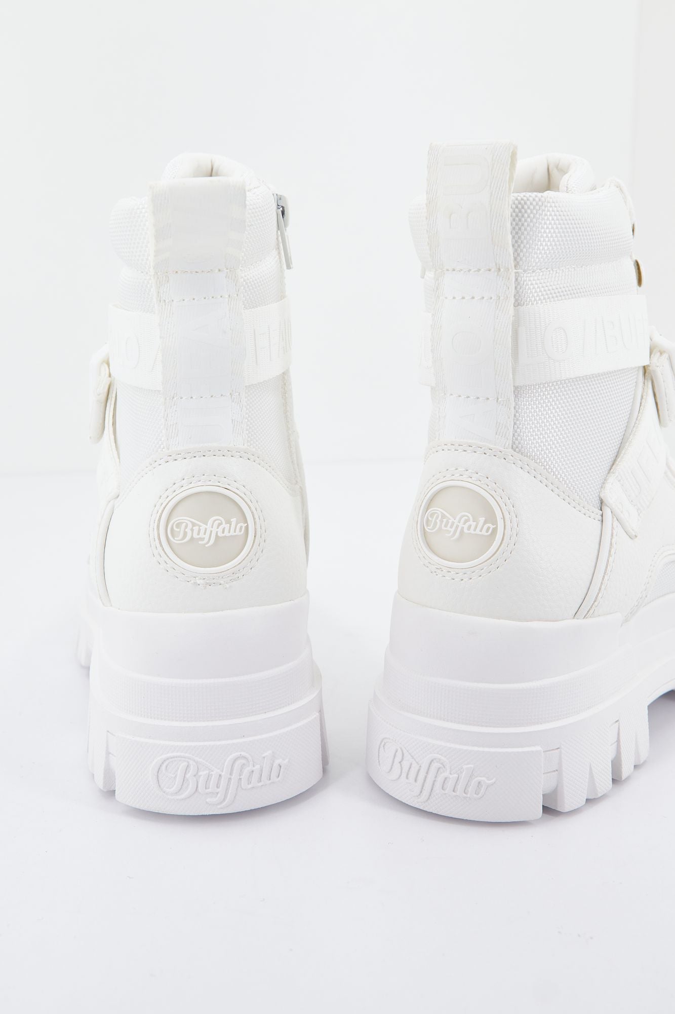 BUFFALO ASPHA COM1 LACEUP MID en color BLANCO (2)