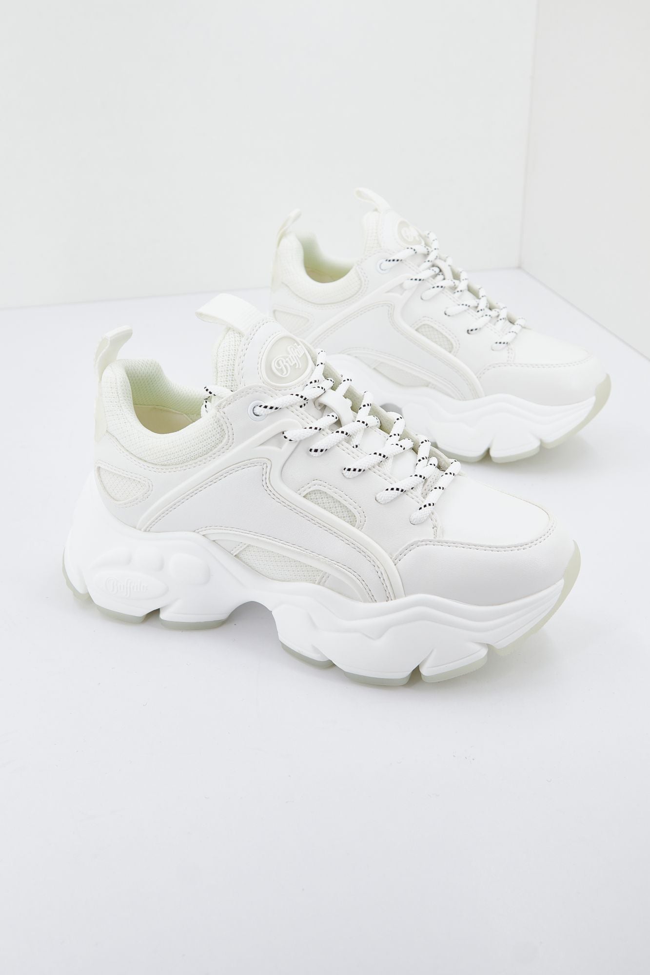 BUFFALO BINARY C en color BLANCO (1)