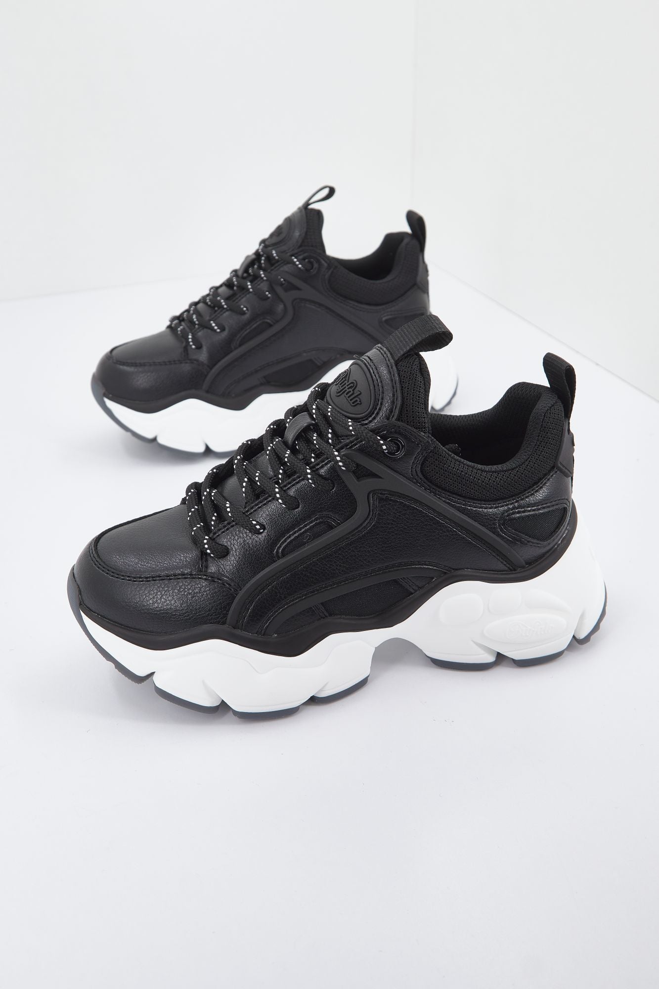 BUFFALO  BINARY C en color NEGRO (1)