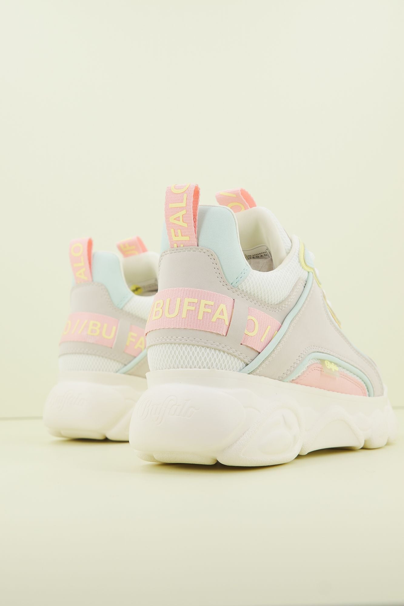 BUFFALO CLD CHAI en color BEIS (3)